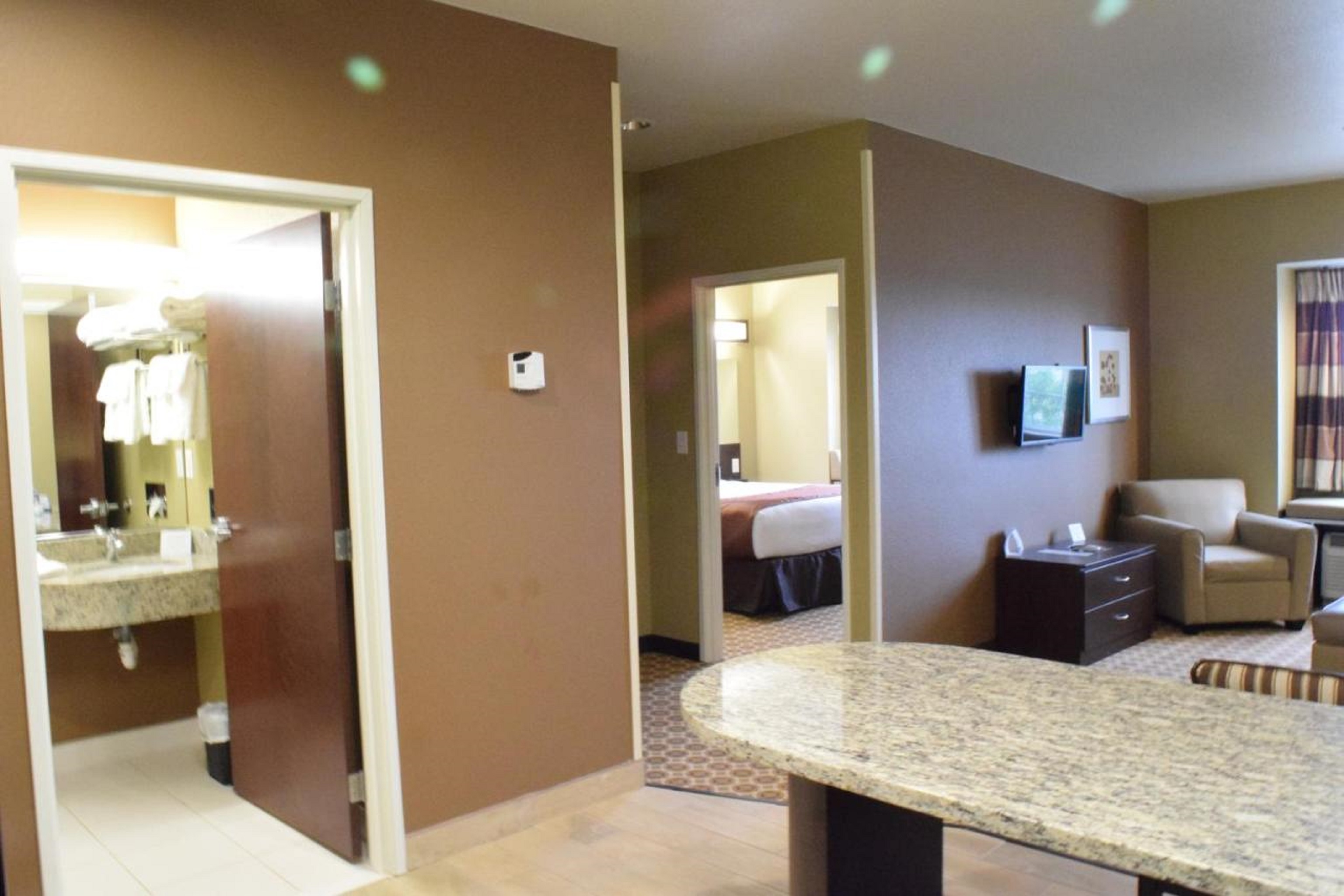 Suite Queen Size Bed