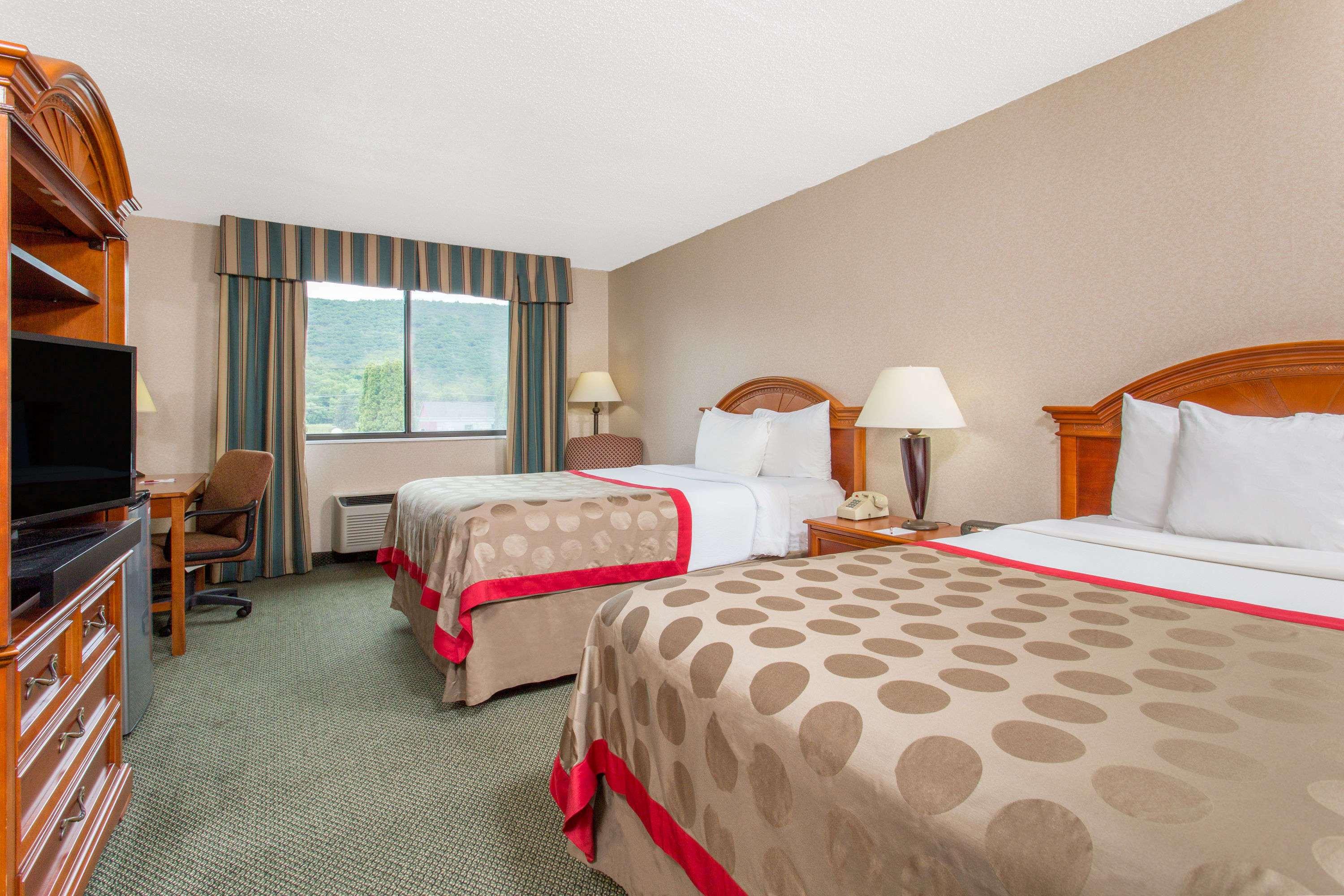 Double Two Double Beds Non Smoking