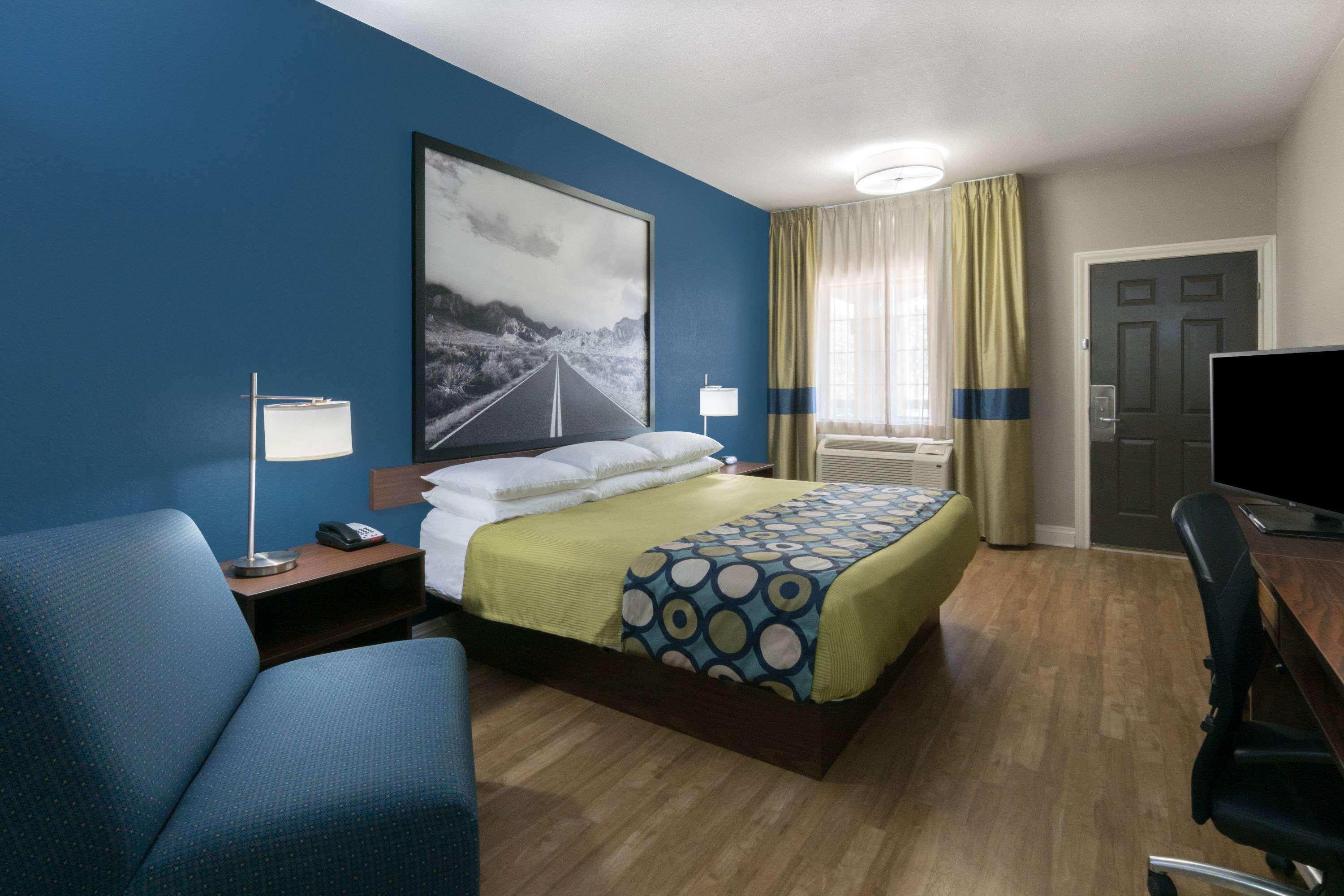 Double King Bed Non Smoking