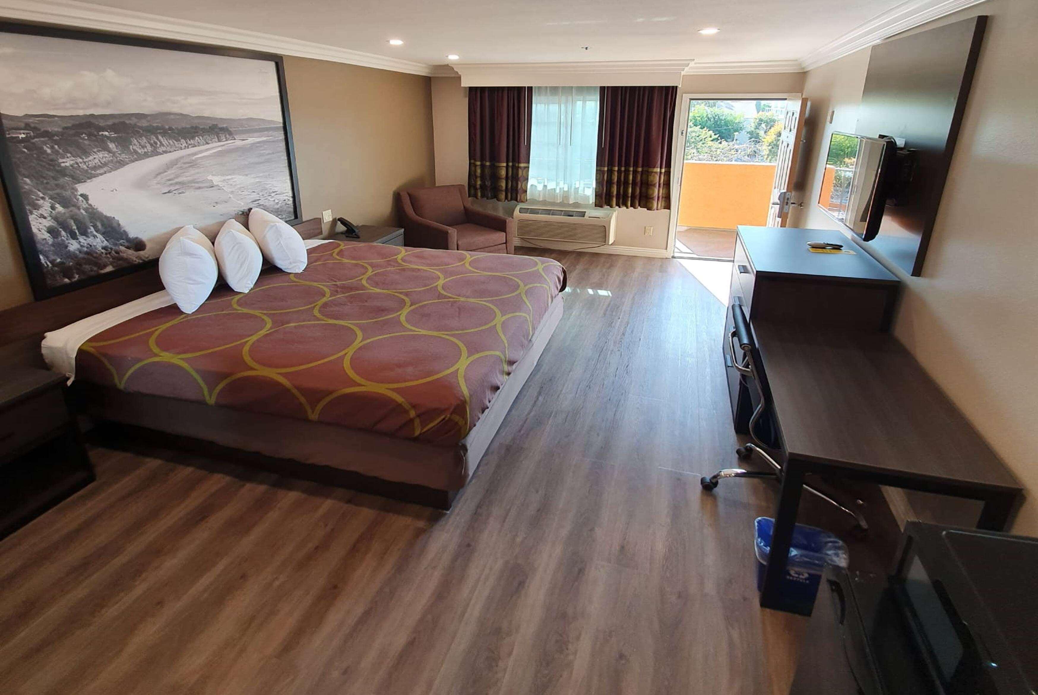 Double King Bed Non Smoking