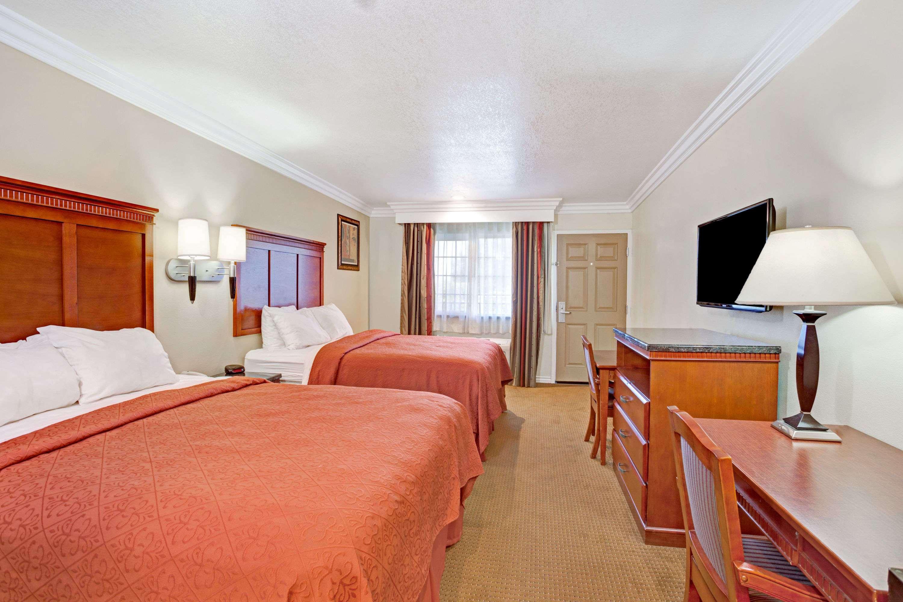 Quadruple Two Queen Beds