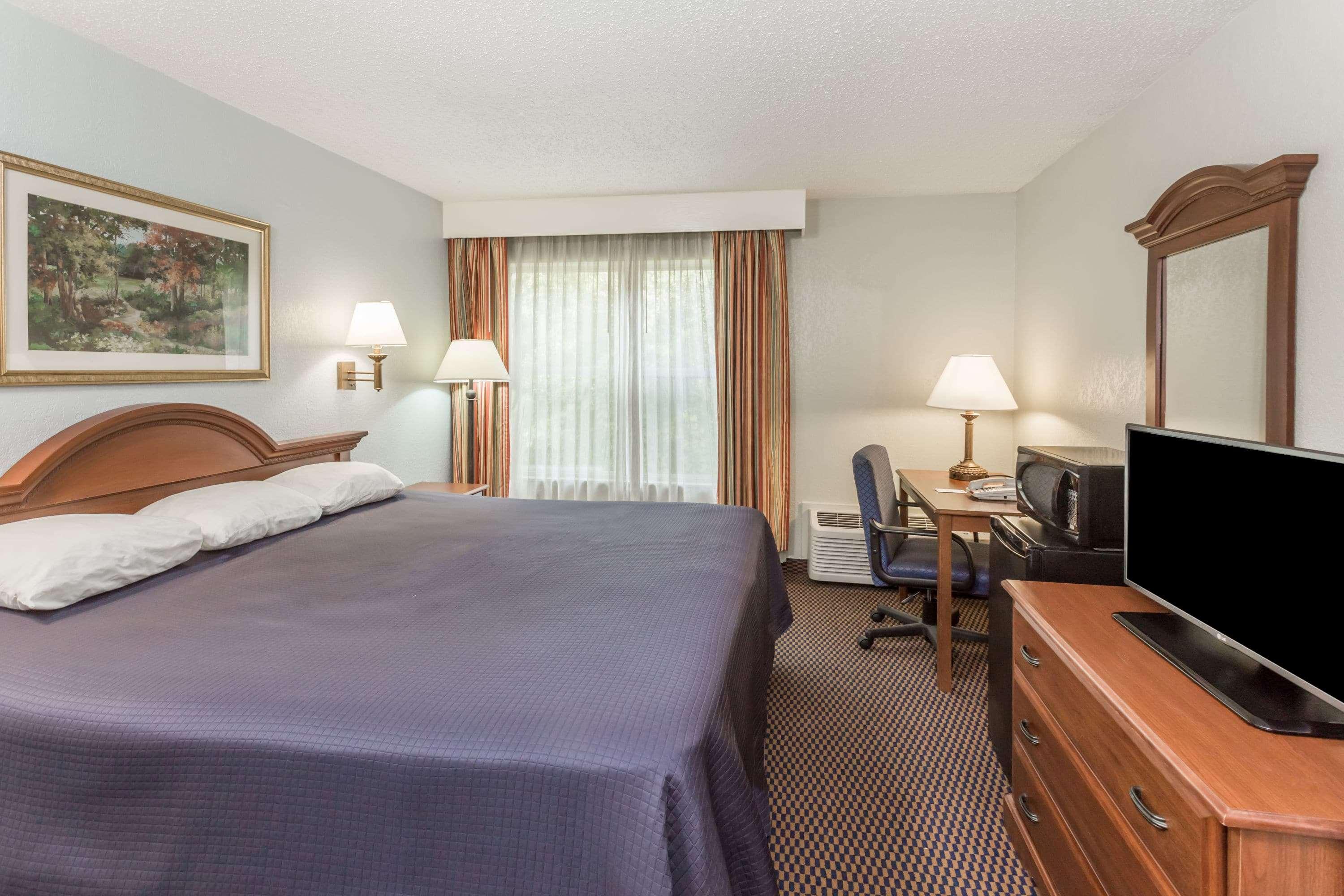 Double Queen Bed Non Smoking