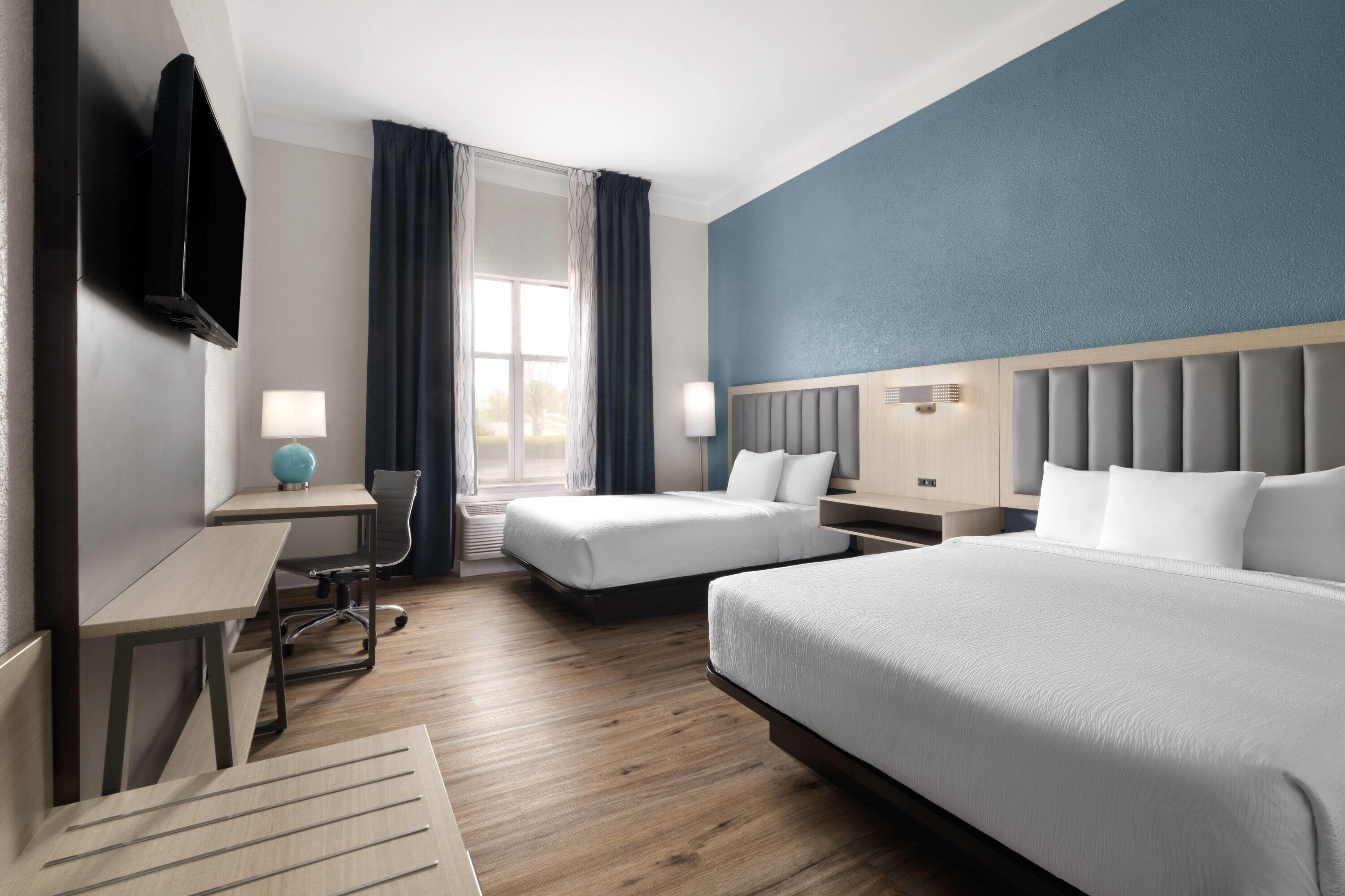 Quadruple Two Queen Beds Non Smoking