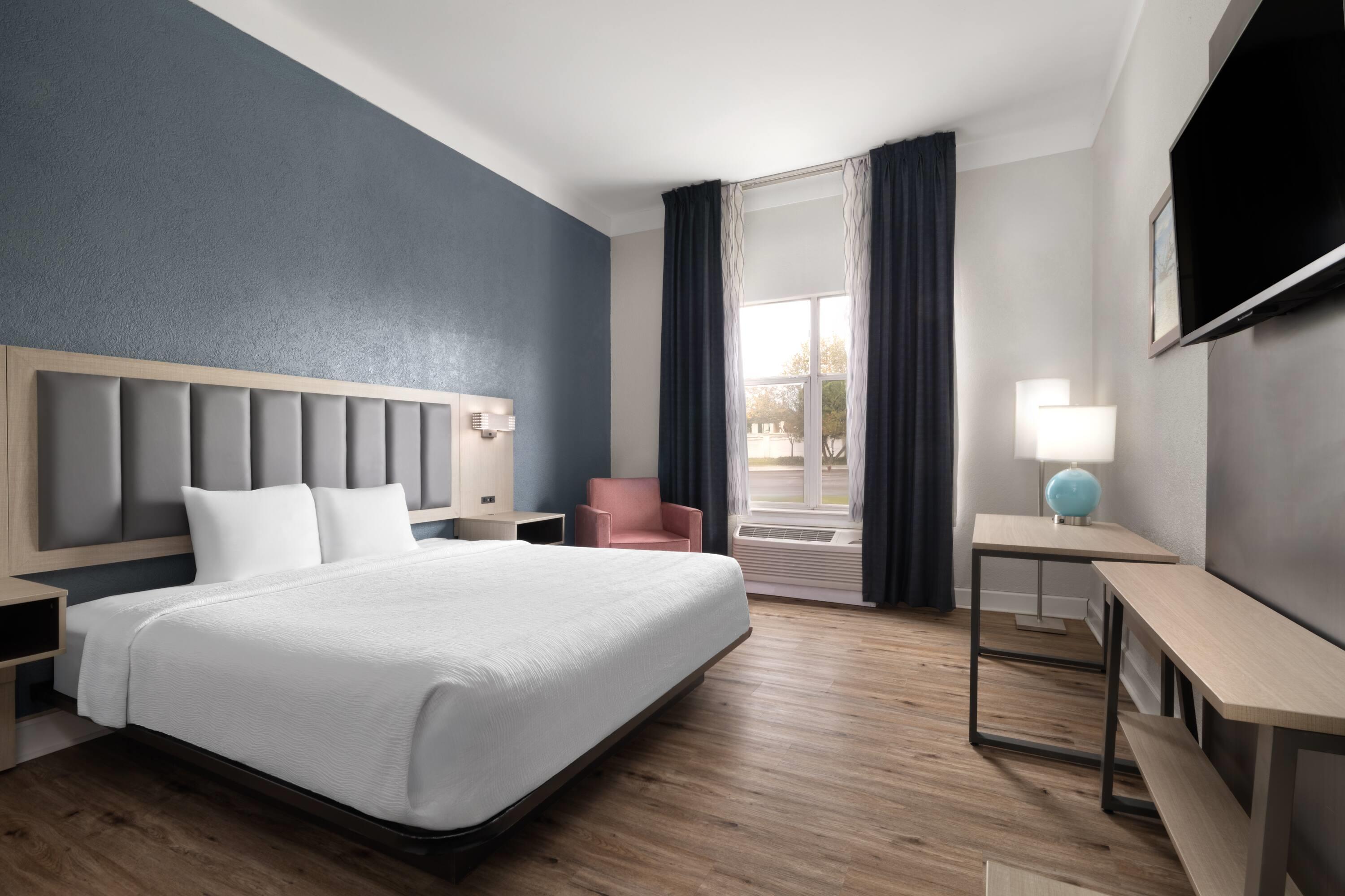 Double King Bed Non Smoking