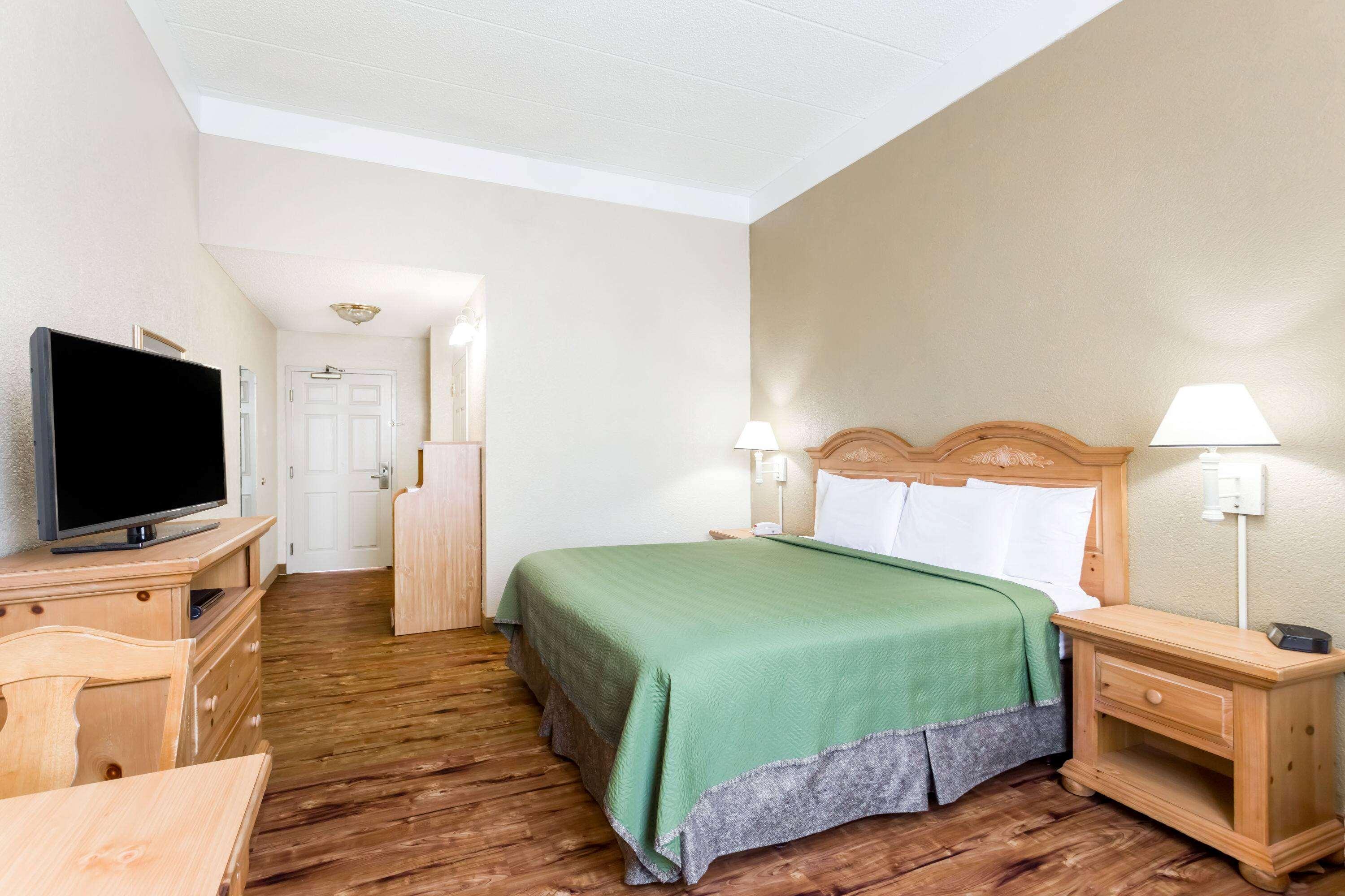 Double King Bed Non Smoking