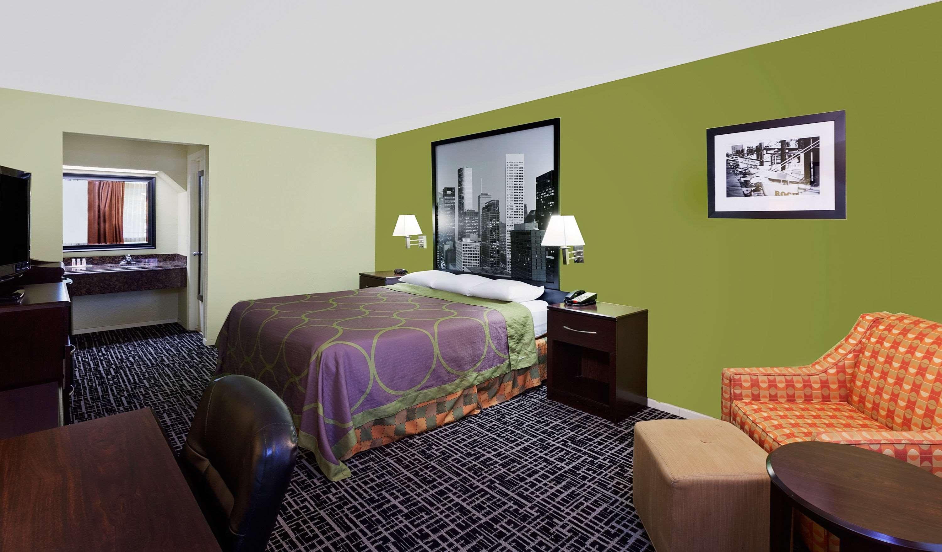 Double King Bed Non Smoking