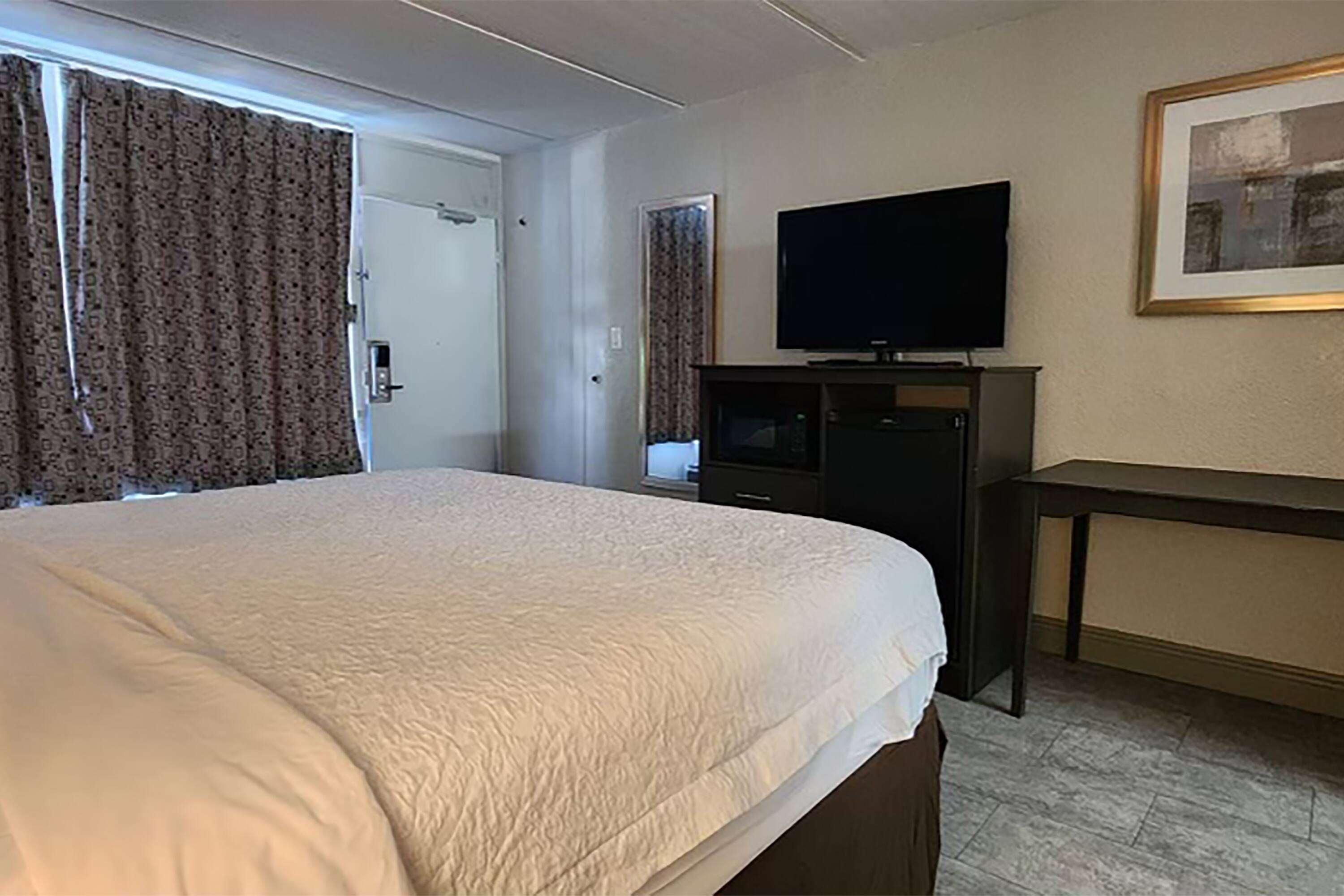 Room Accessible King Size Bed