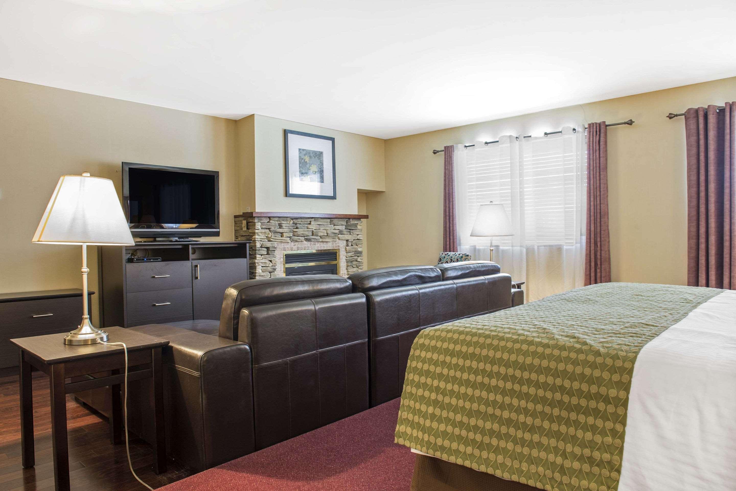 Double Queen Size Bed