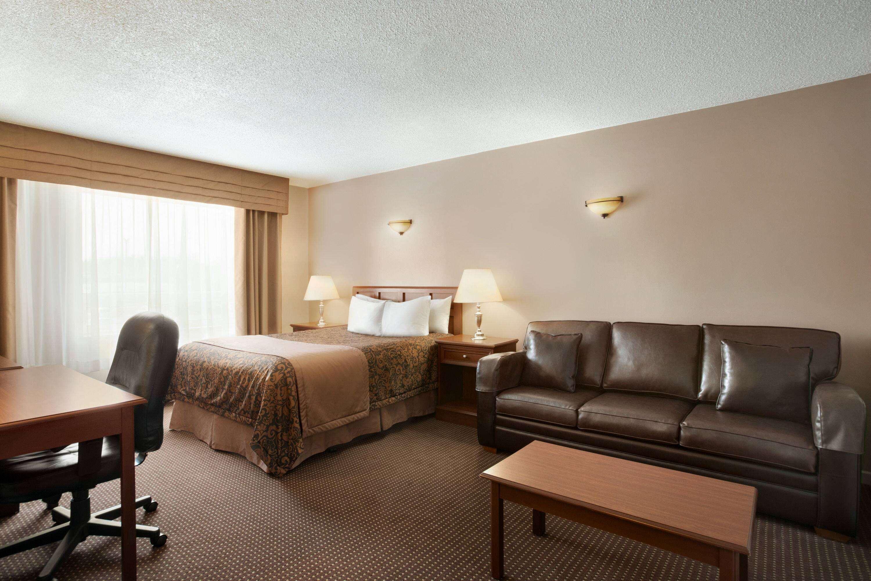 Suite Queen Bed Non Smoking