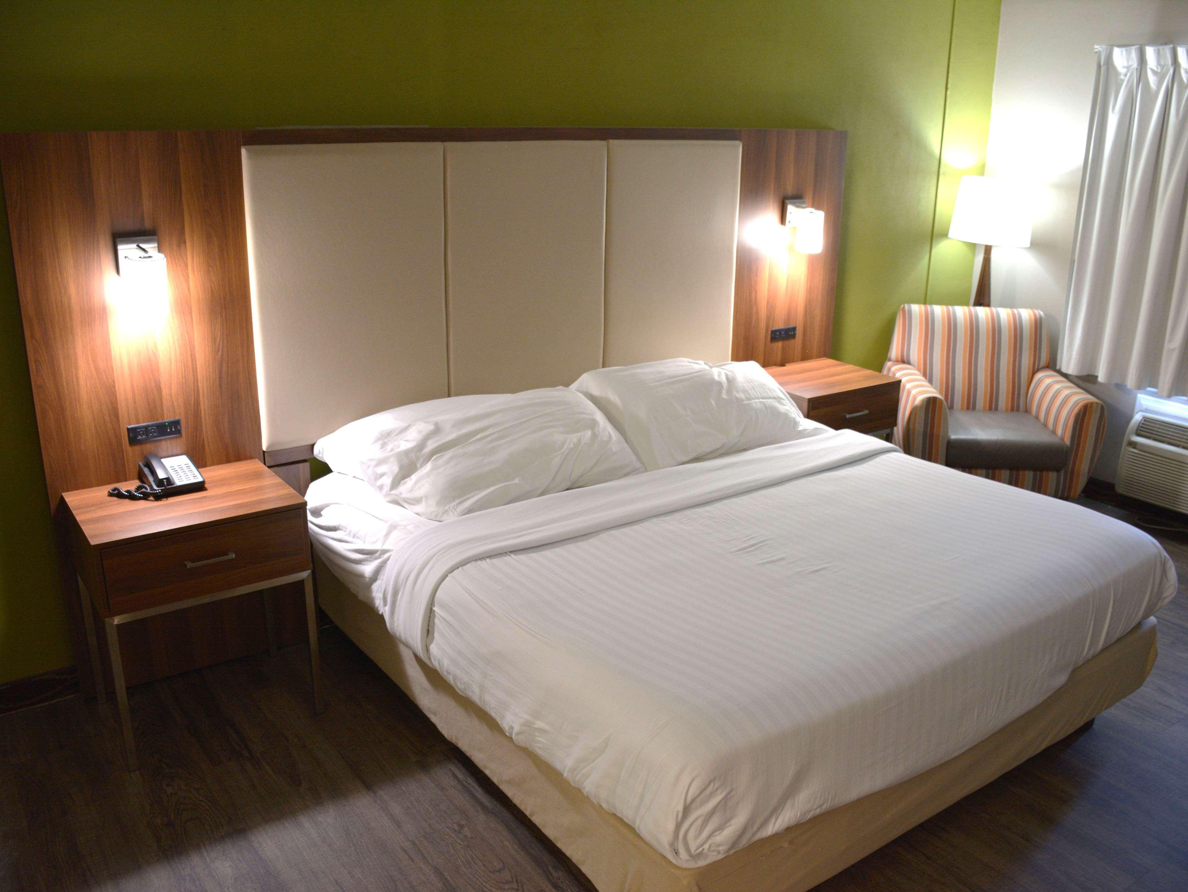 Room King Bed Non Smoking