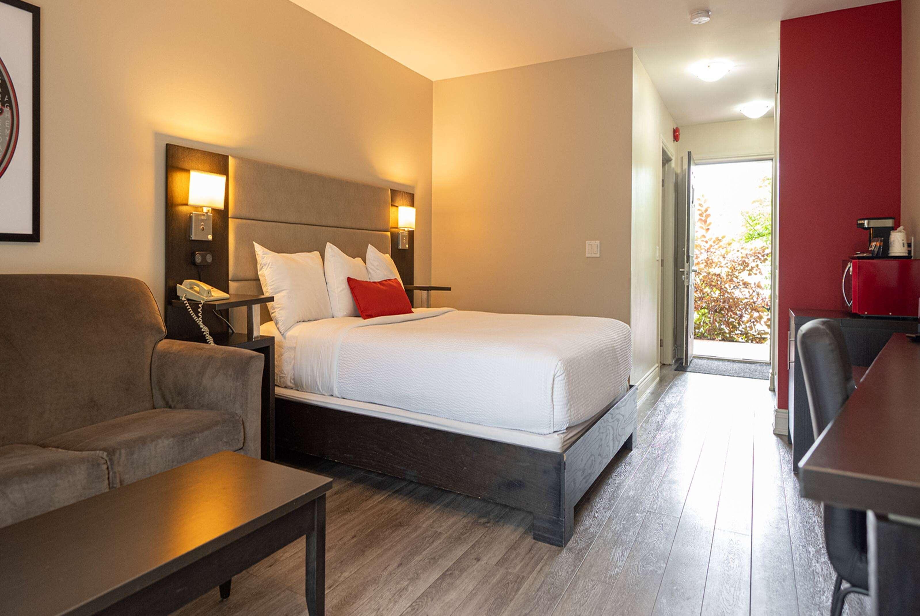 Double Queen Bed Non Smoking