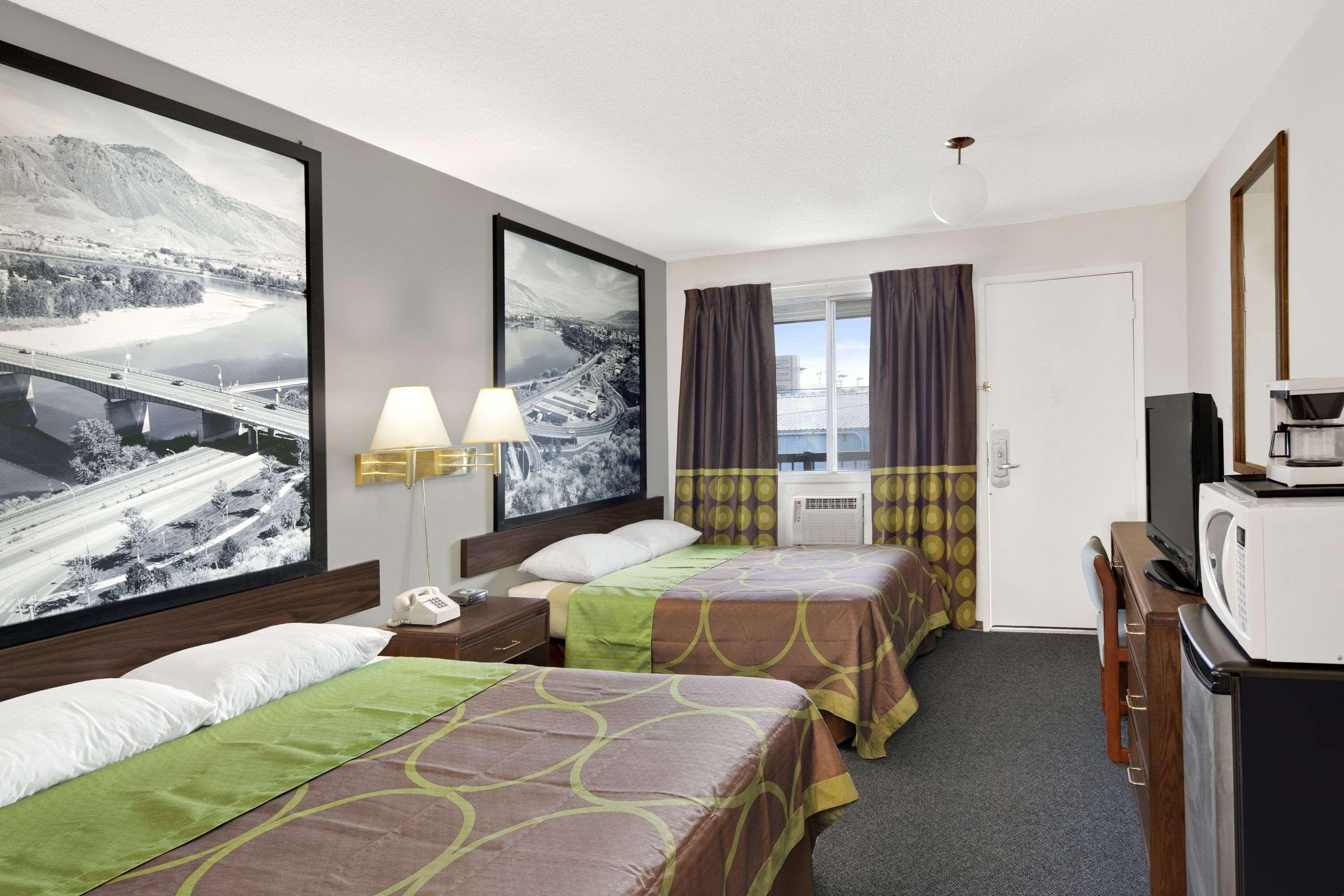 Quadruple Two Double Beds