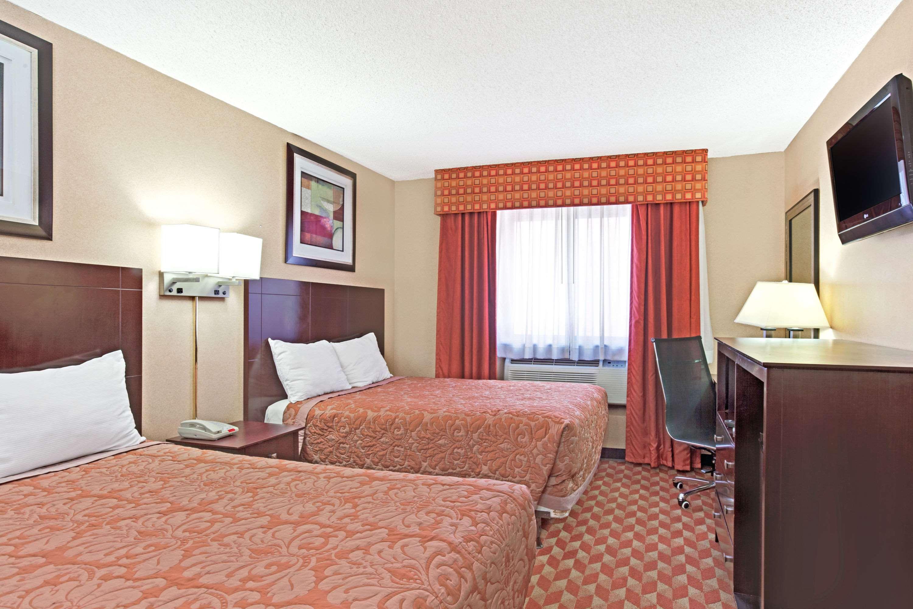 Quadruple Two Queen Beds