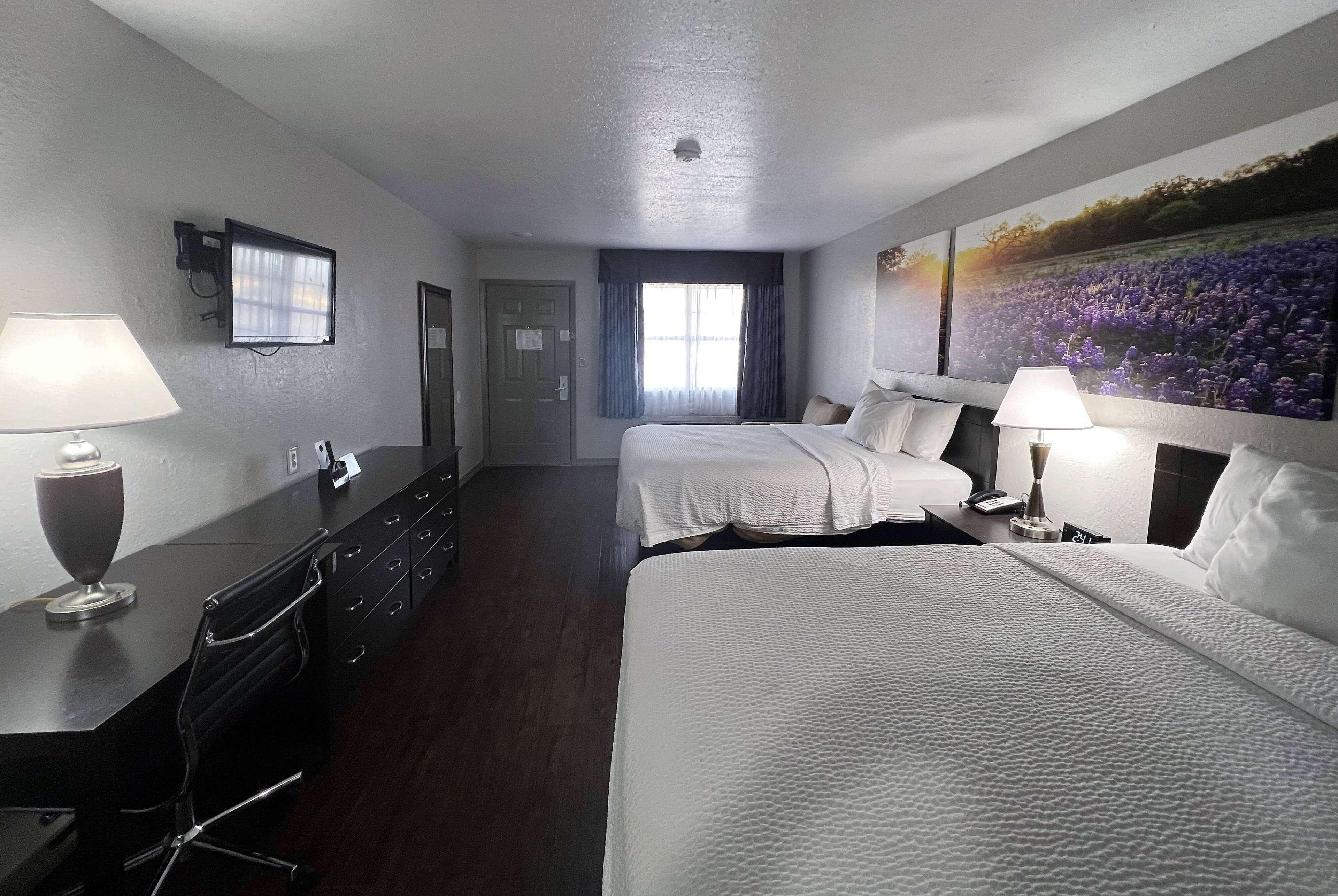 Quadruple Two Queen Beds