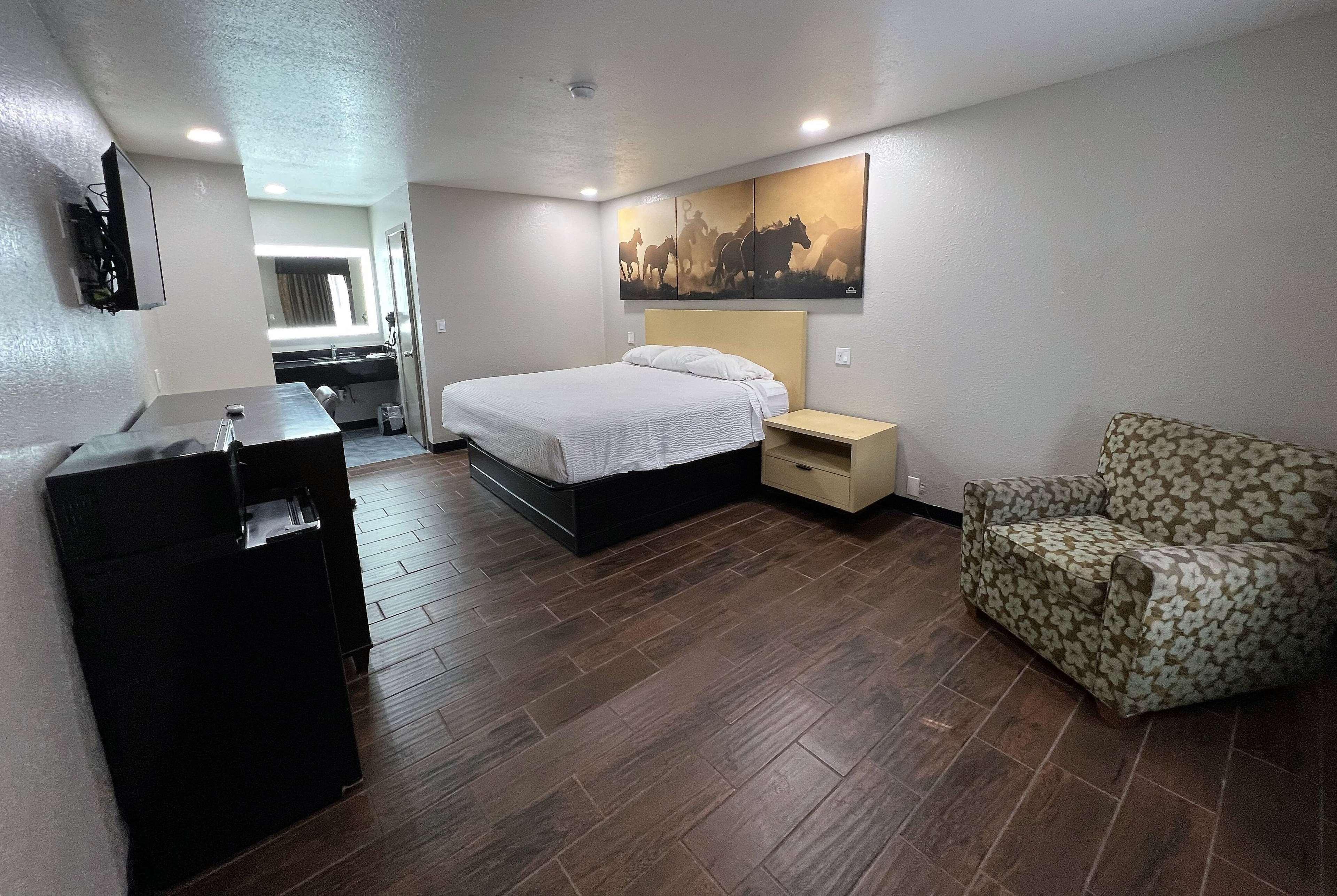 Double King Bed Non Smoking