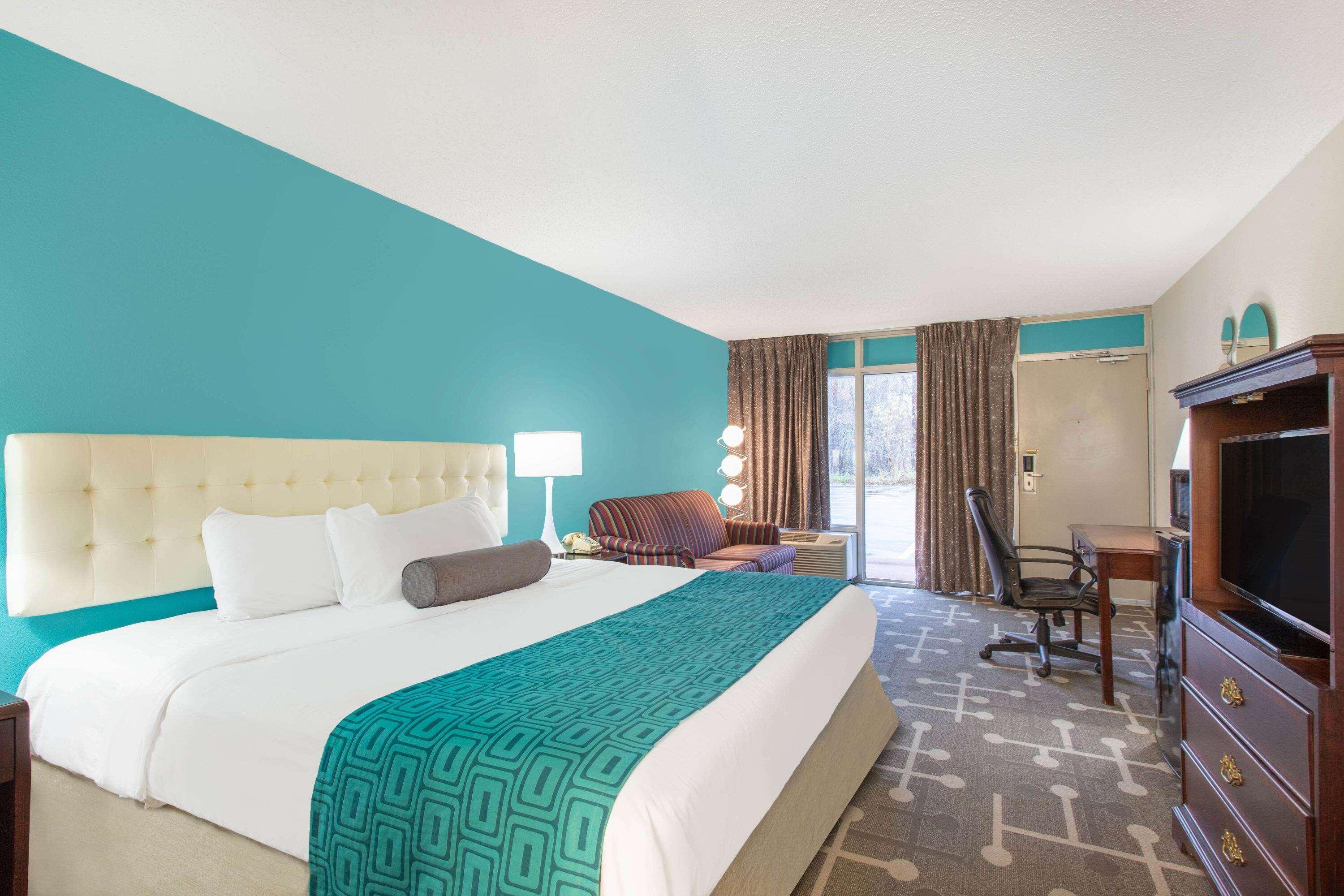 Room King Bed Non Smoking