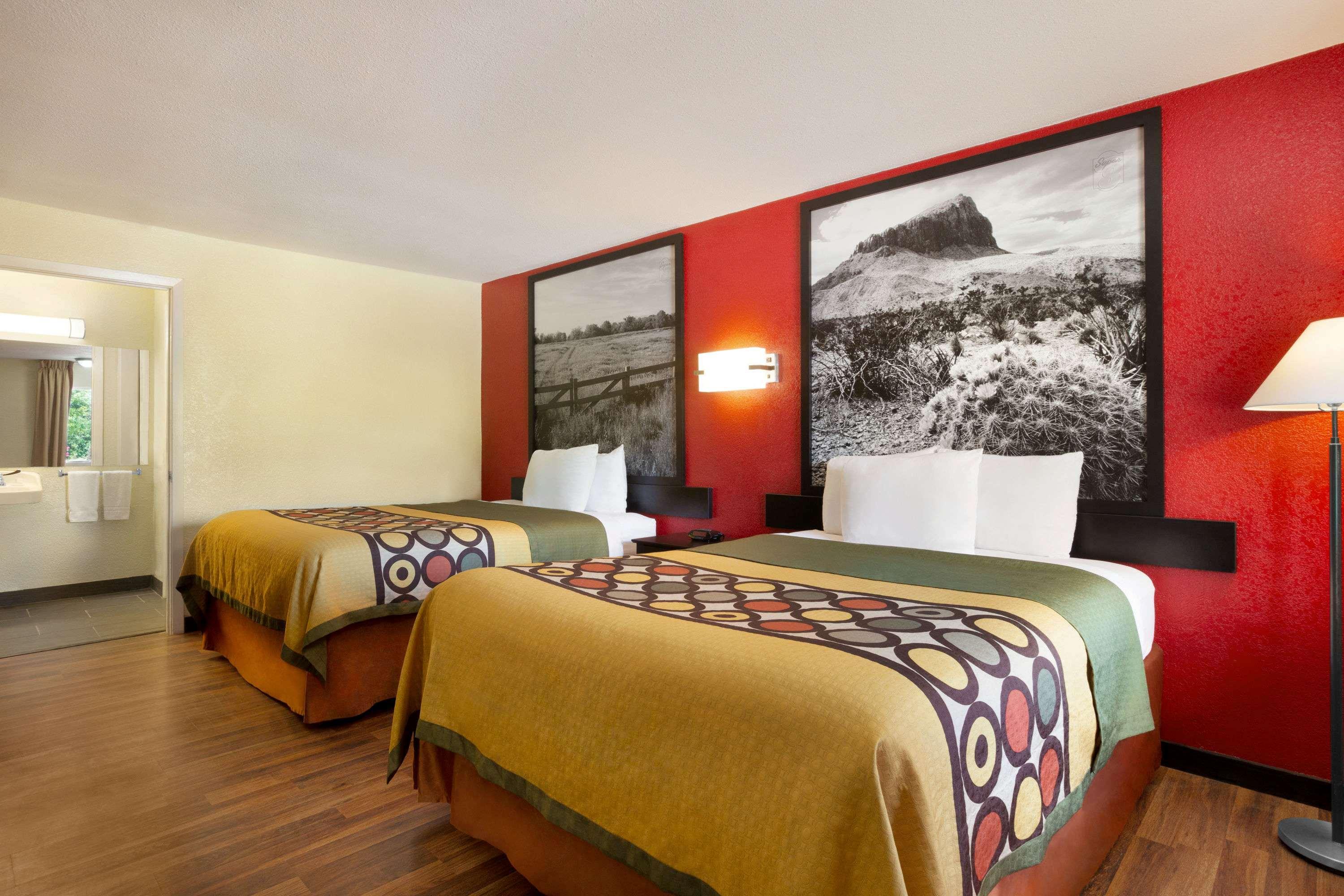 Quadruple Two Queen Beds Non Smoking