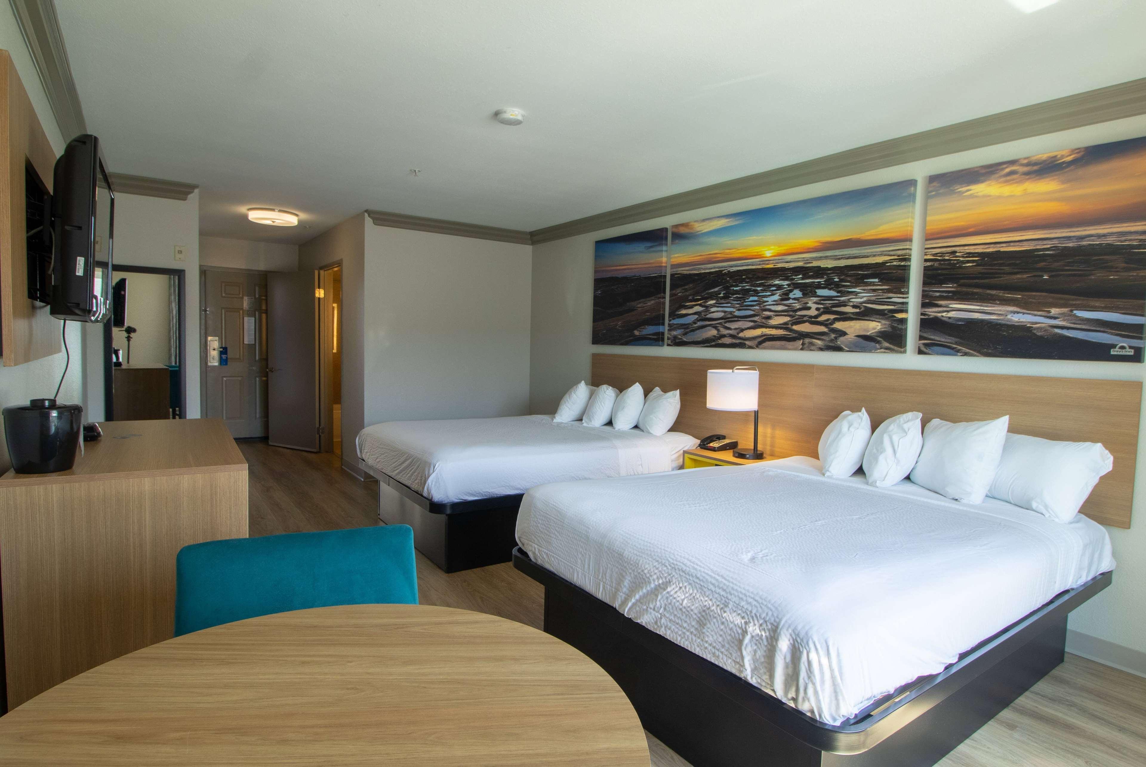 Quadruple Two Queen Beds