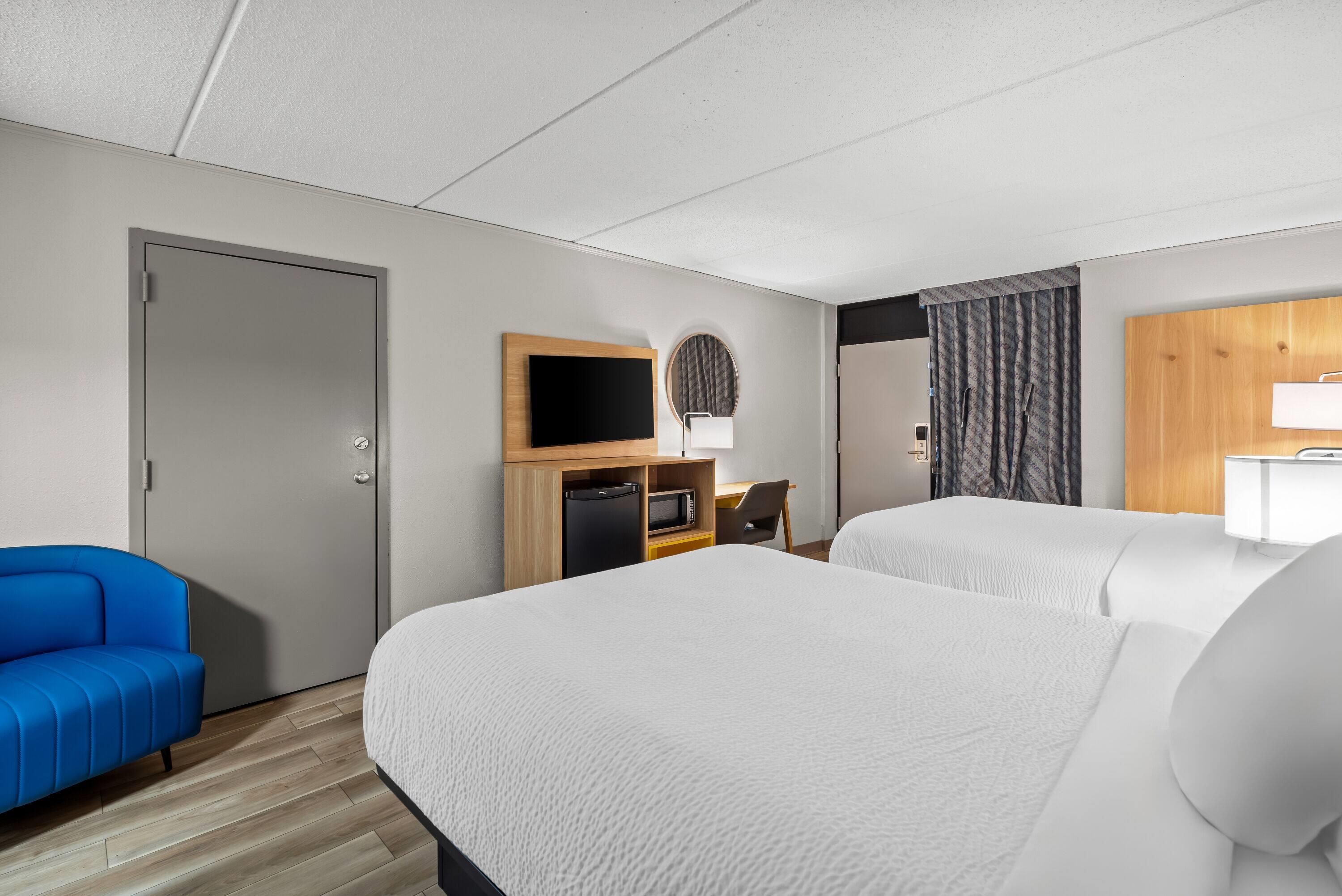 Quadruple Two Queen Beds