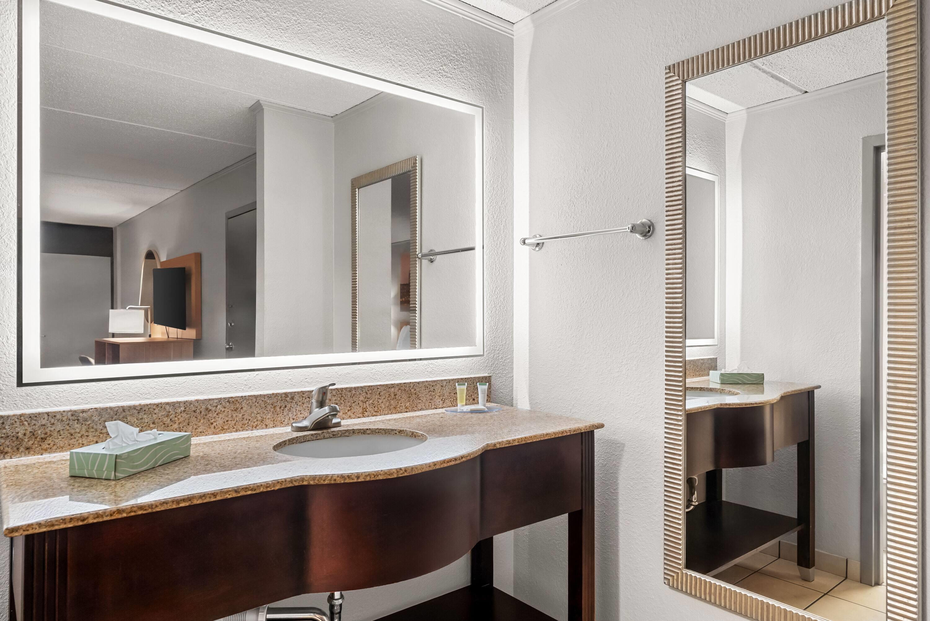 Double King Bed Non Smoking