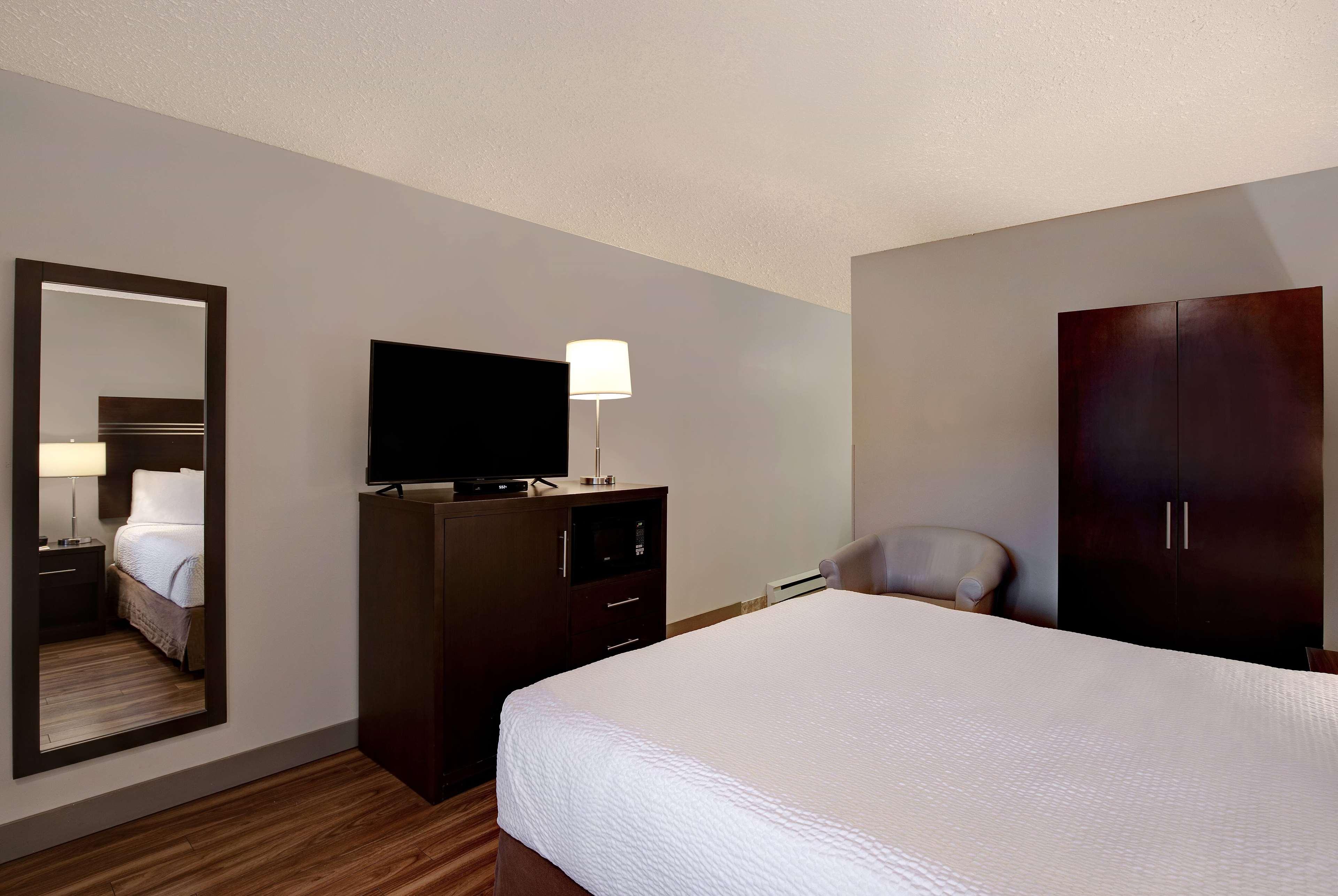 Double Queen Size Bed