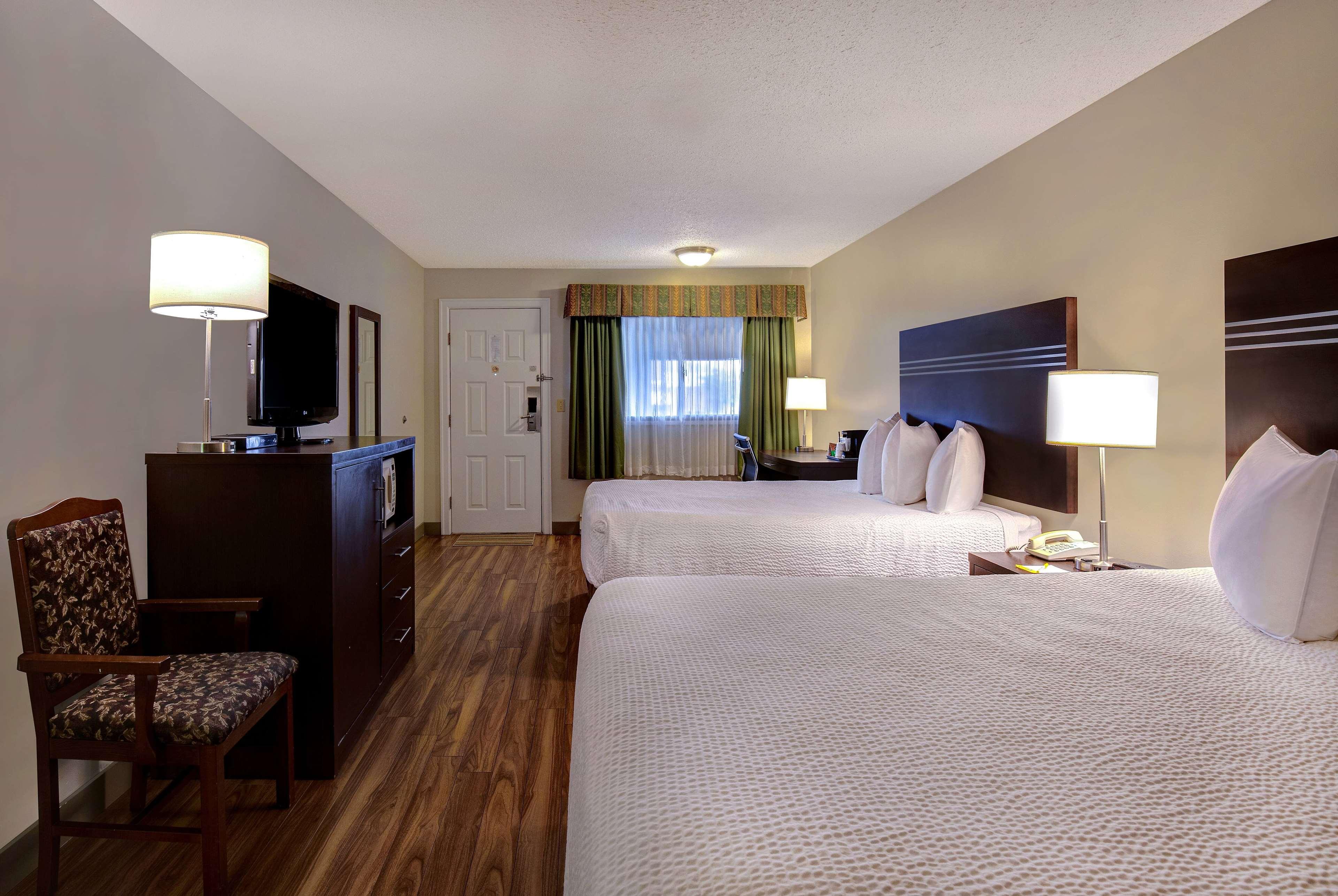 Quadruple Two Queen Beds Non Smoking