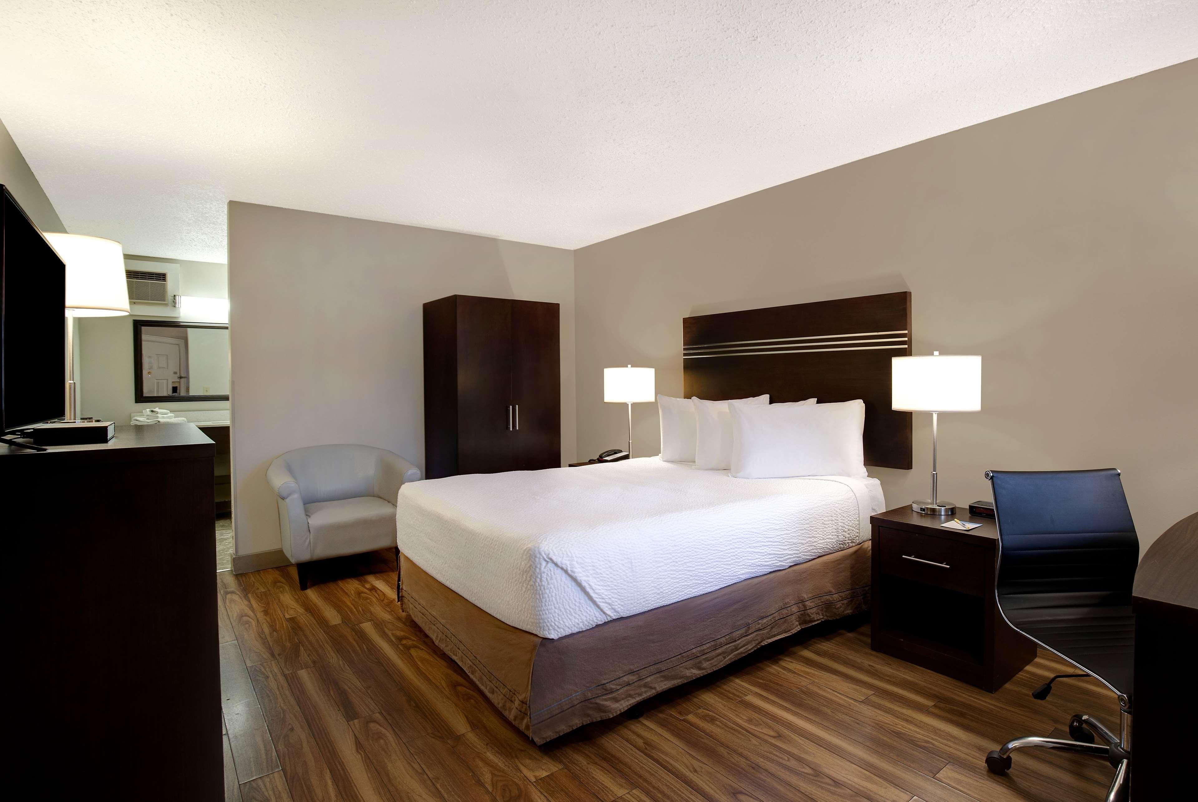 Double Queen Bed Non Smoking