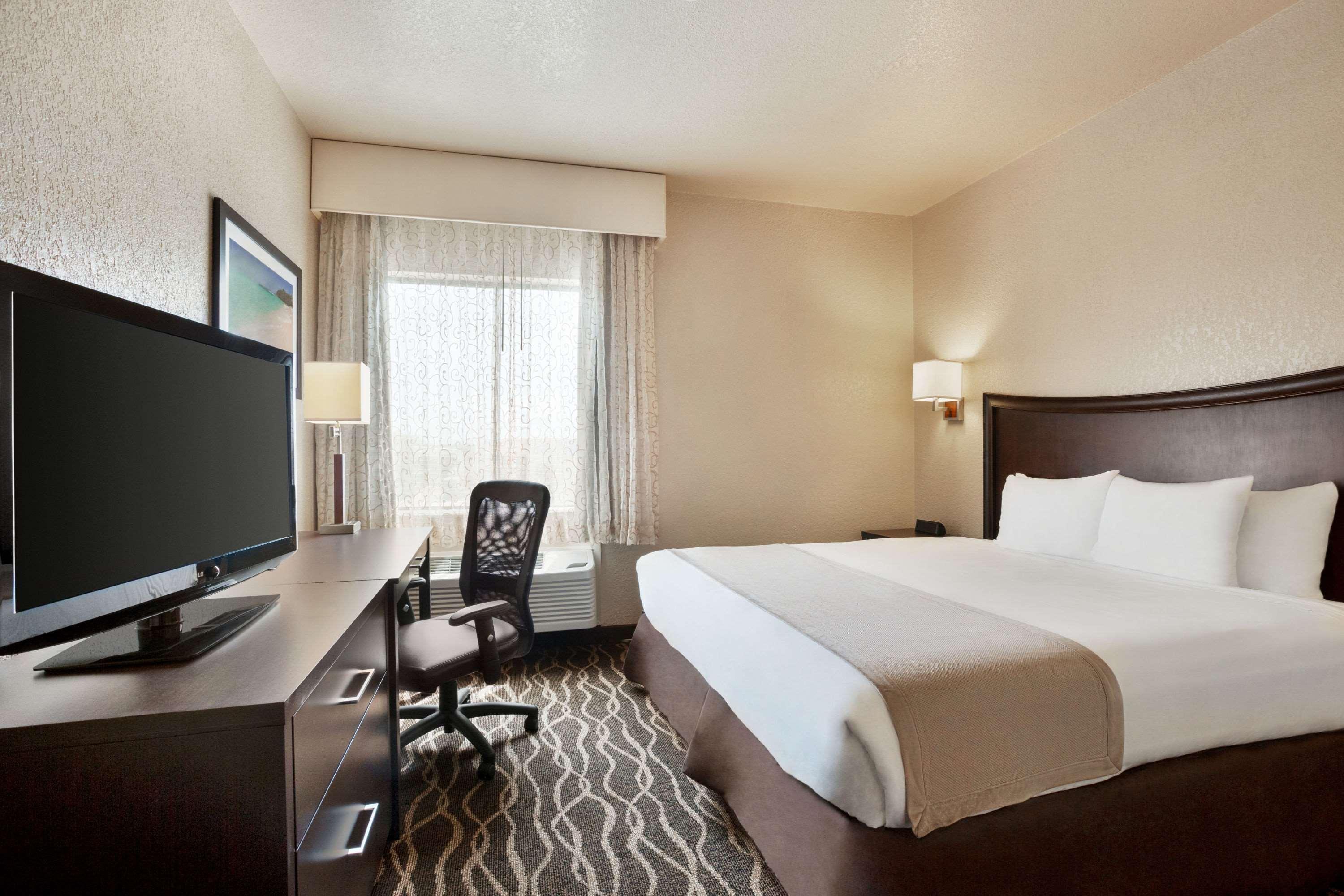 Double King Bed Non Smoking