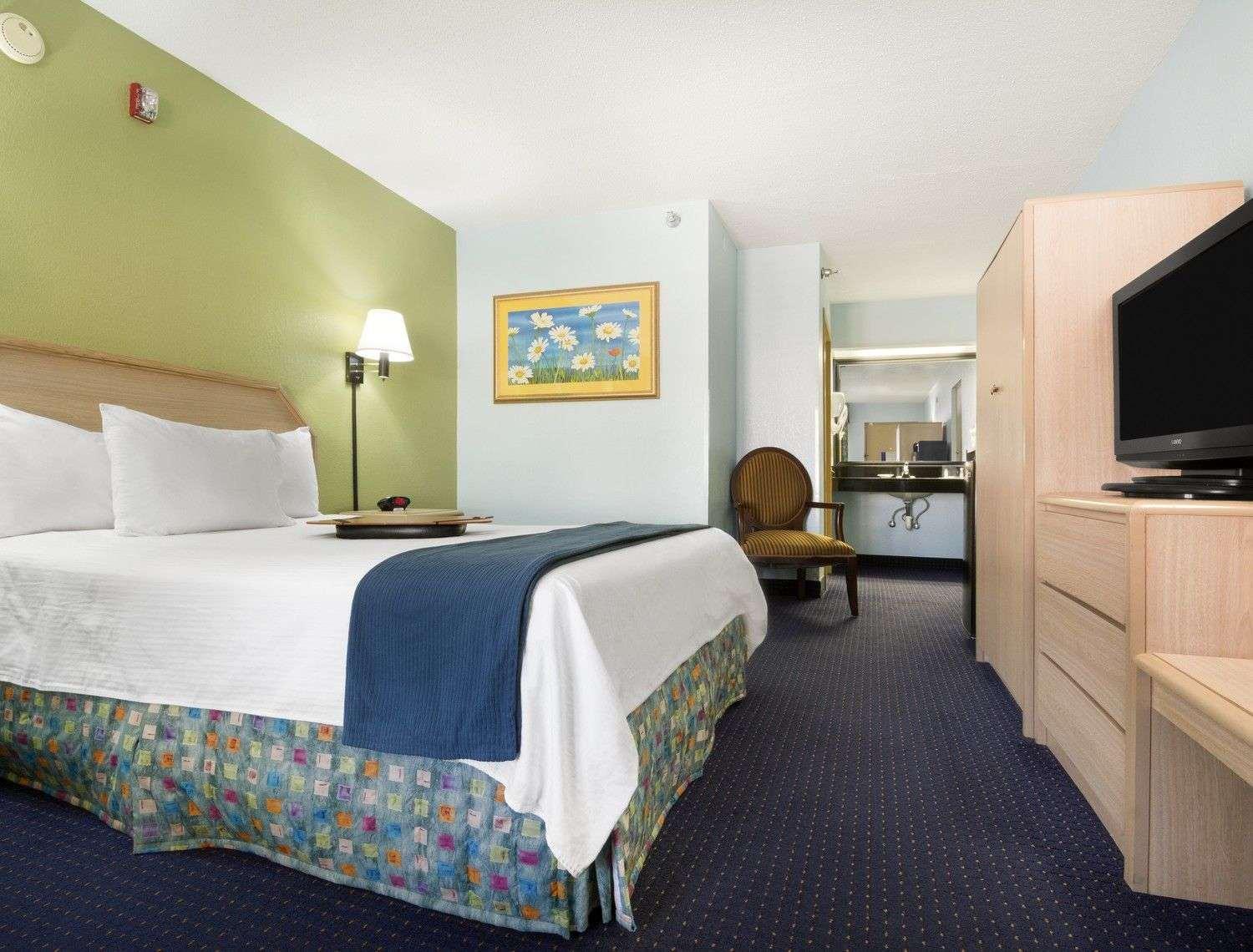 Double Queen Bed Non Smoking