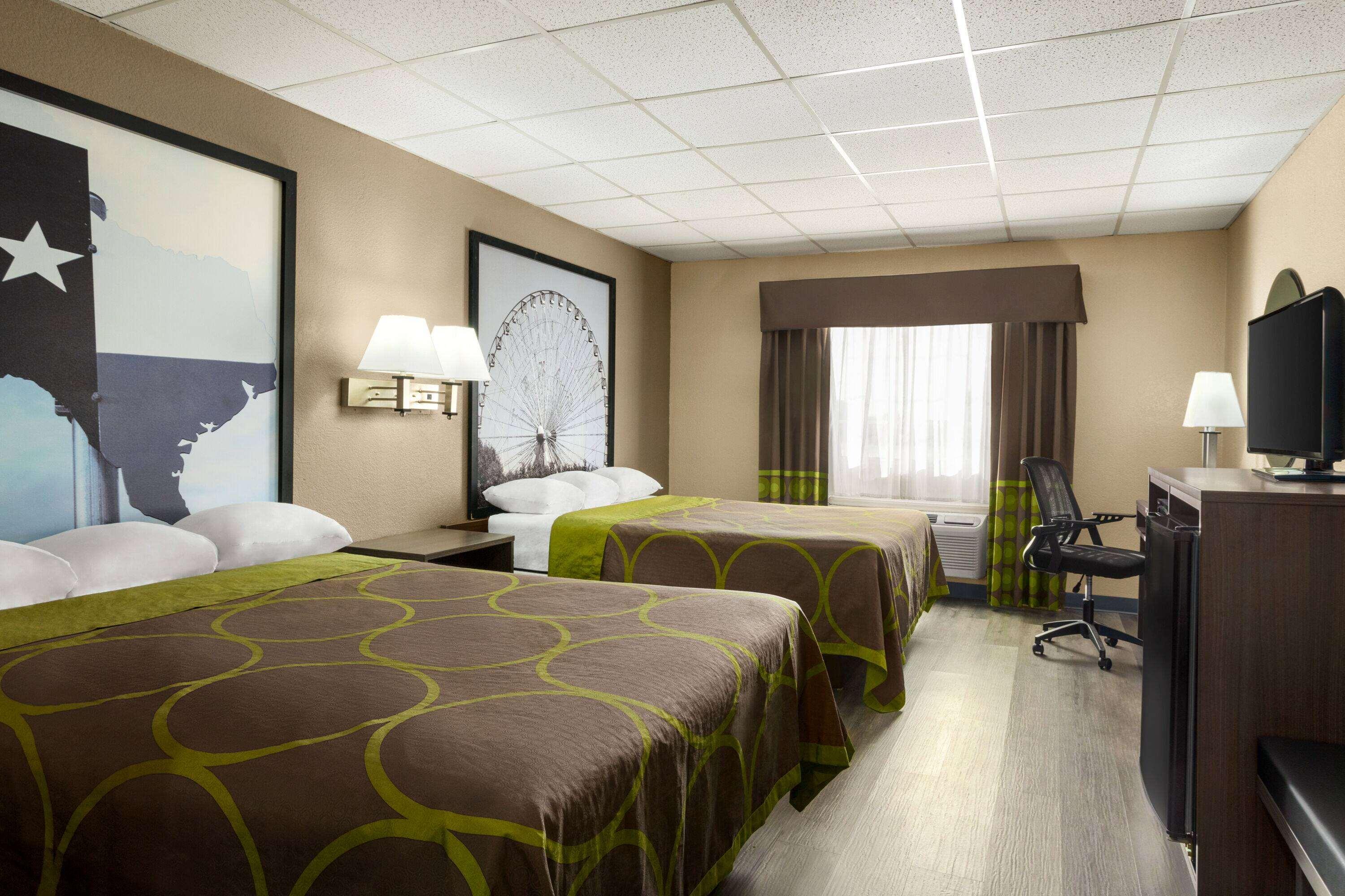 Quadruple Two Queen Beds