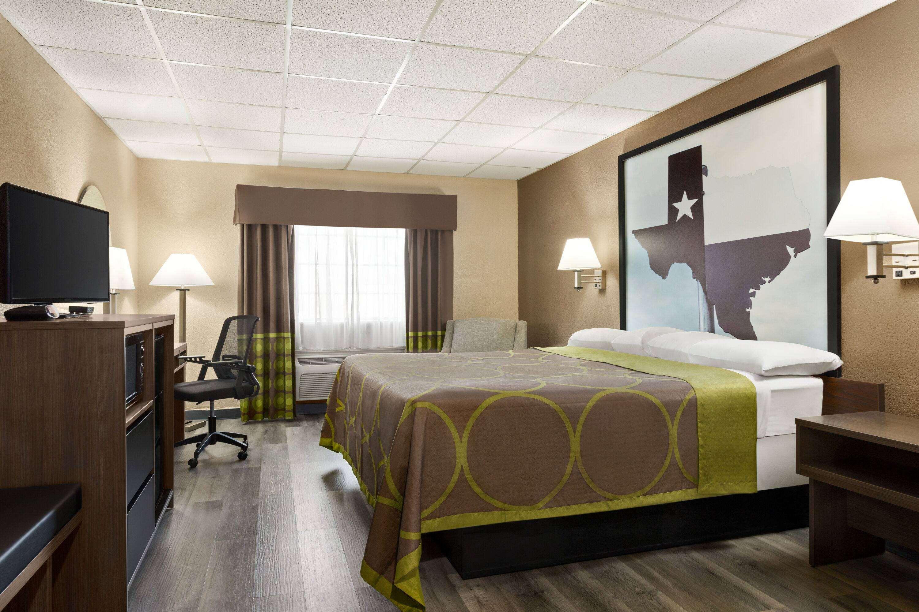 Double King Bed Non Smoking