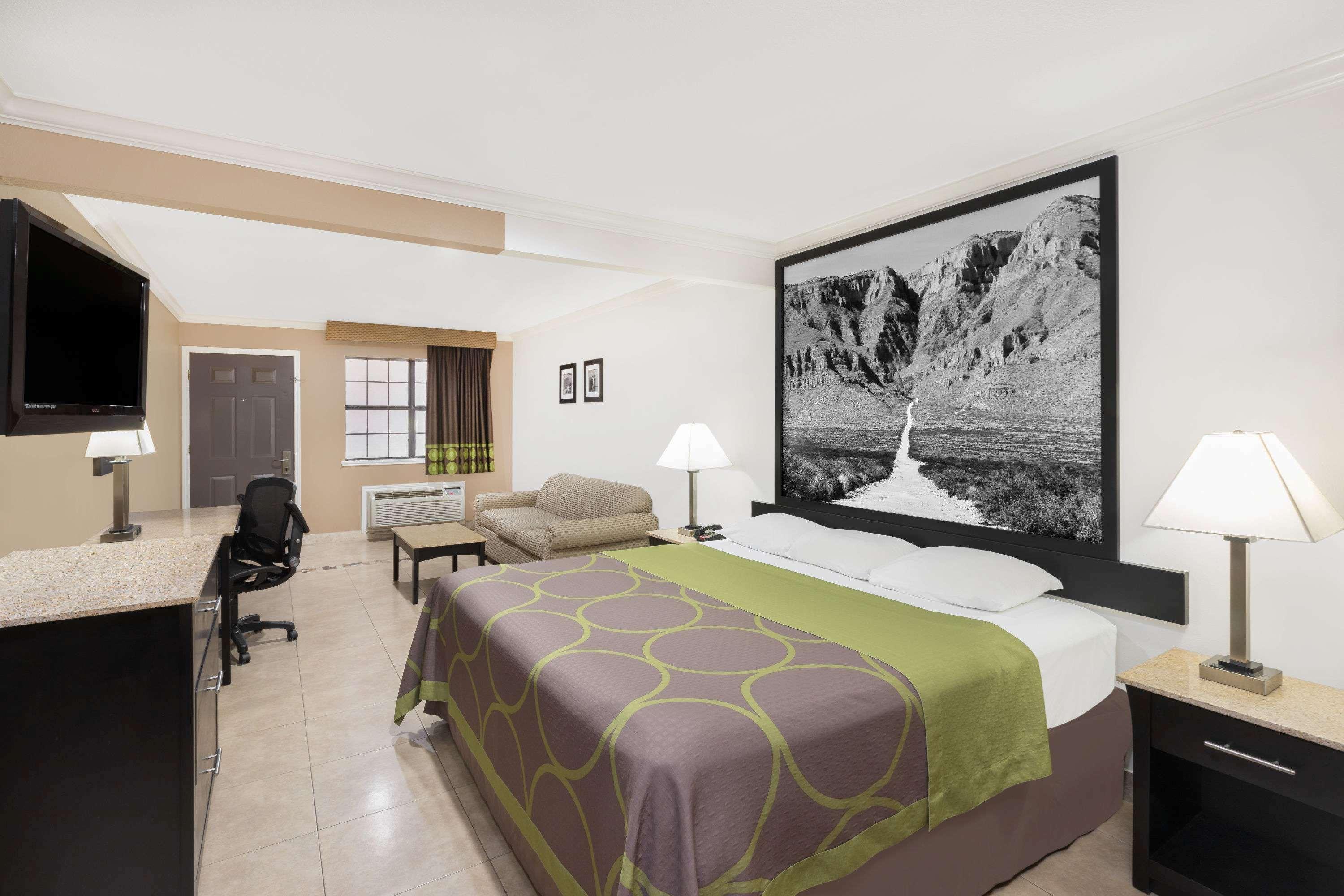 Room King Bed Non Smoking