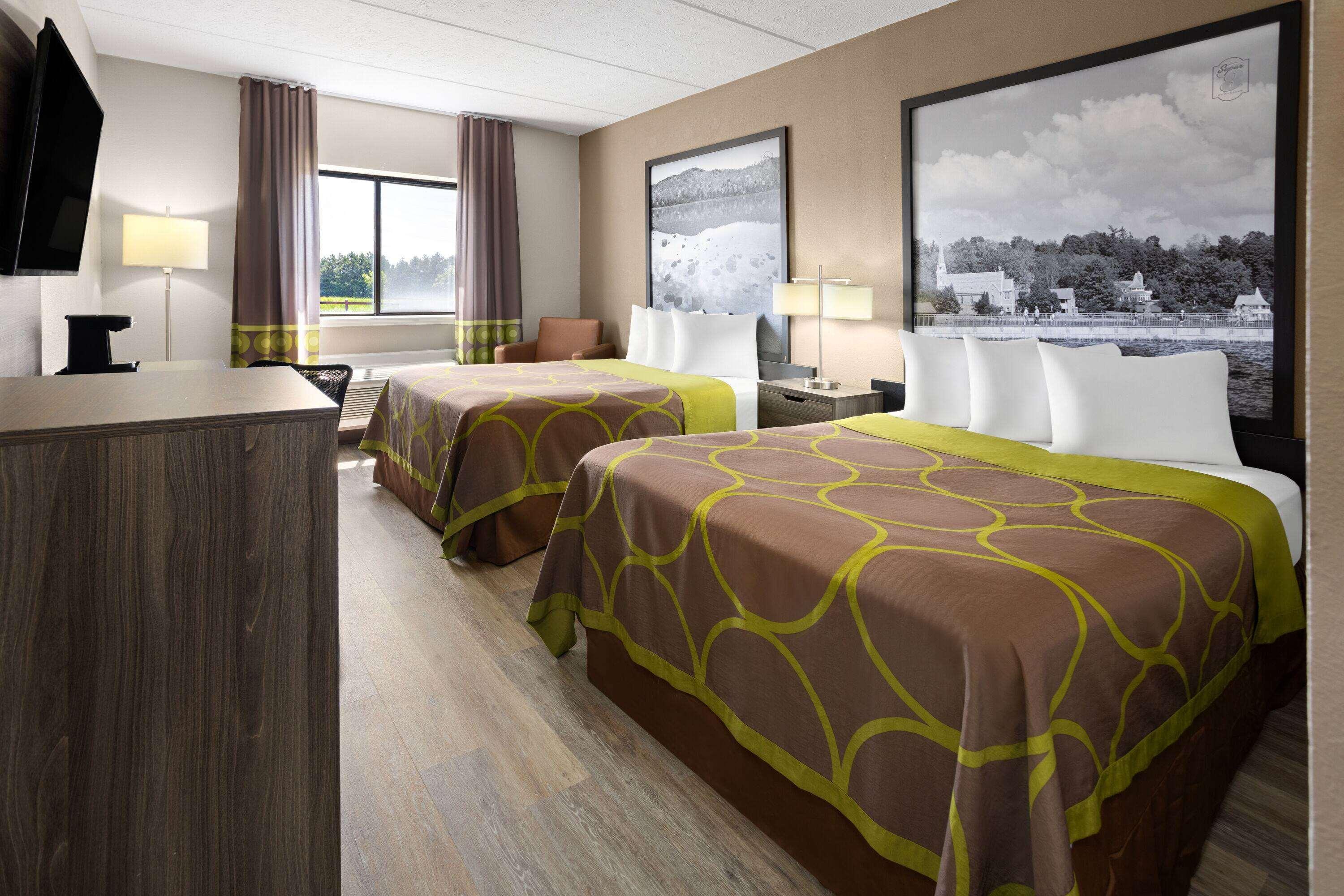 Quadruple Two Queen Beds