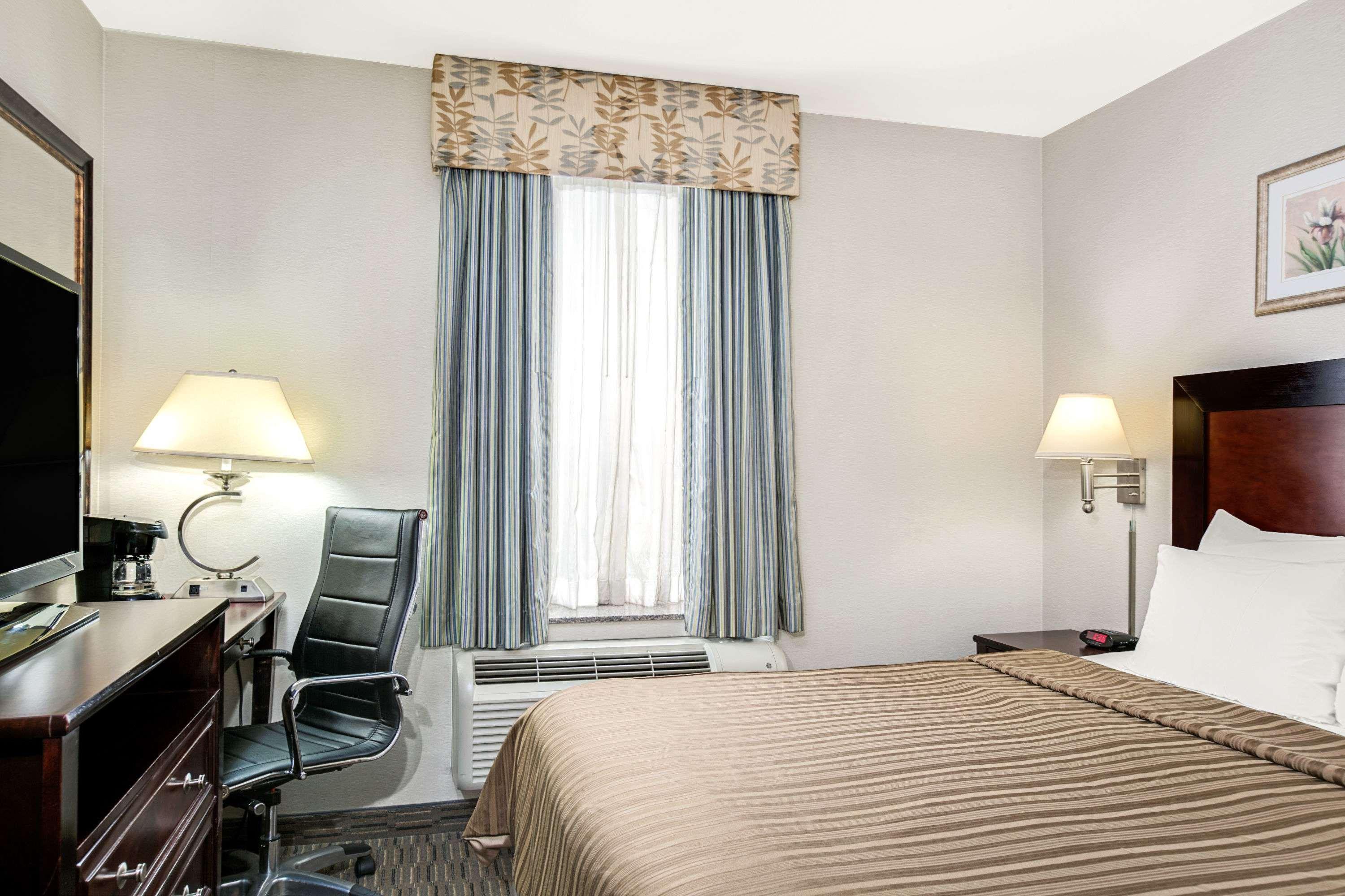 Triple King Bed Non Smoking