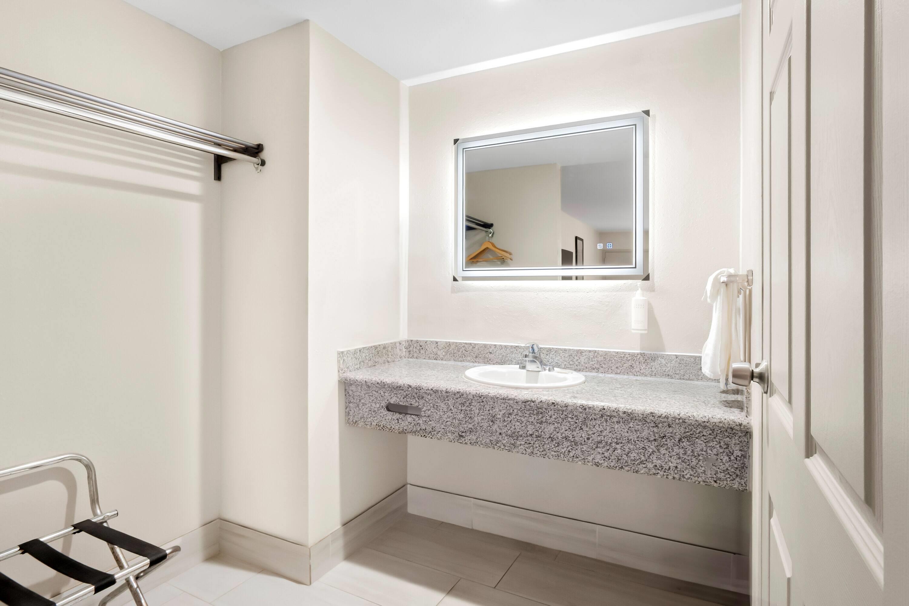 Triple King Bed Non Smoking