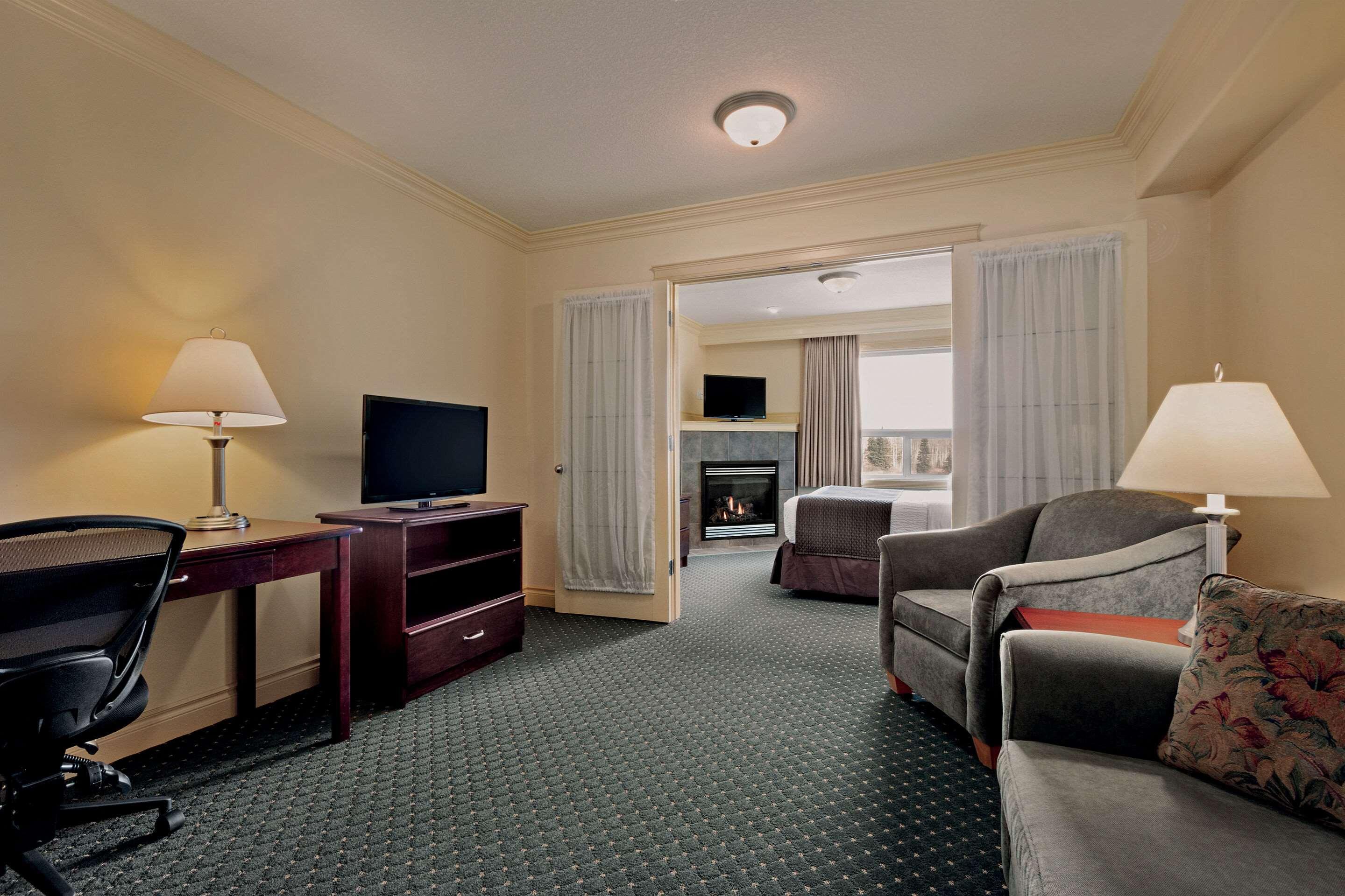 Suite Queen Size Bed