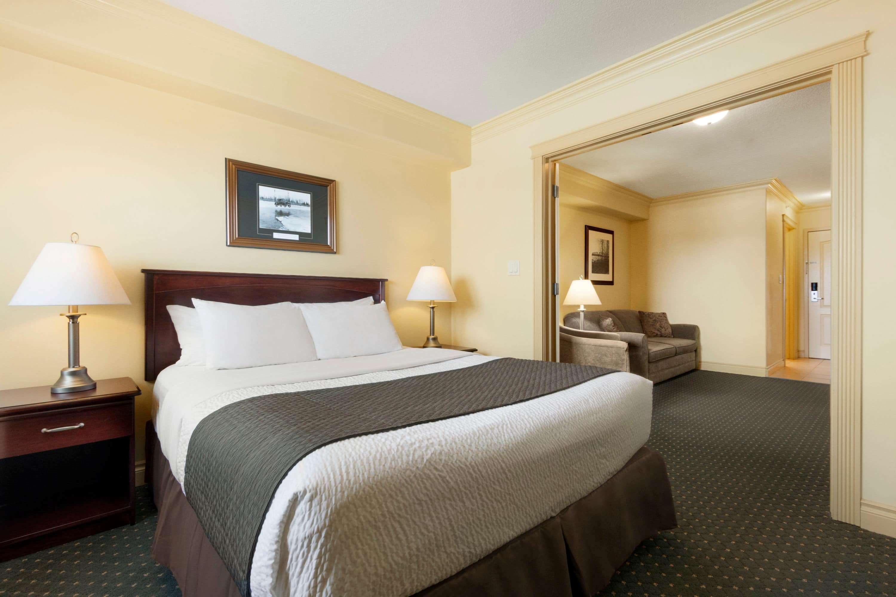 Suite Queen Size Bed