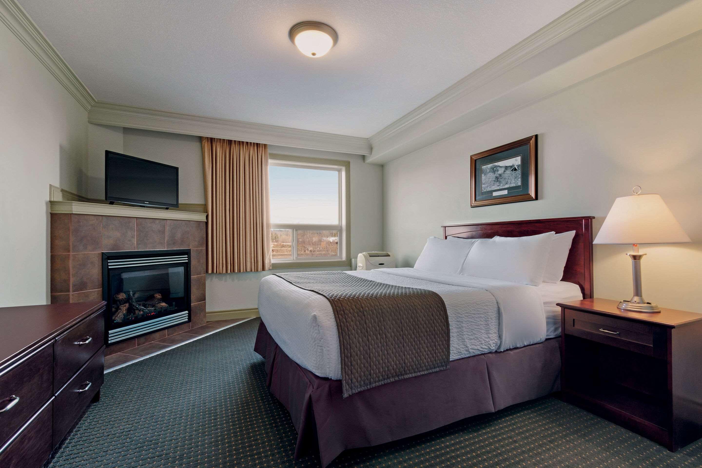 Double Accessible-queen Size Bed