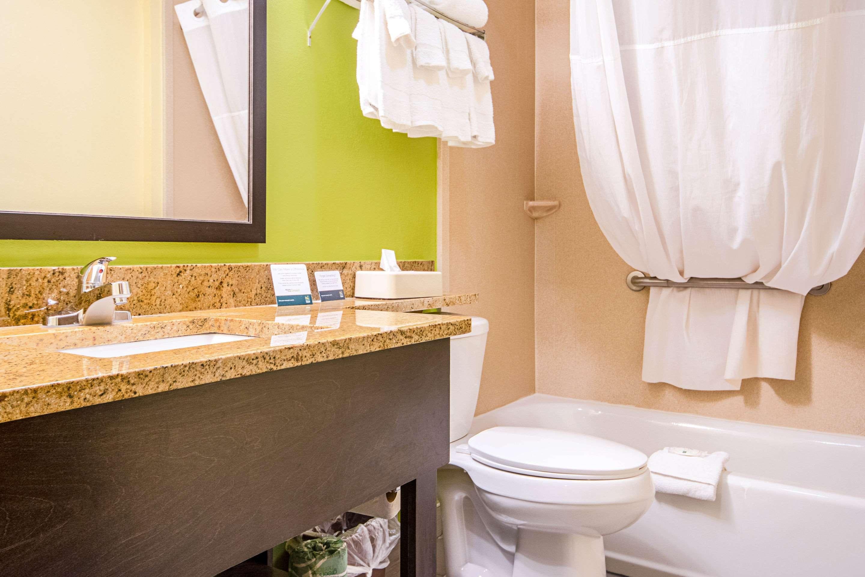 Double Two Queen Beds Non Smoking