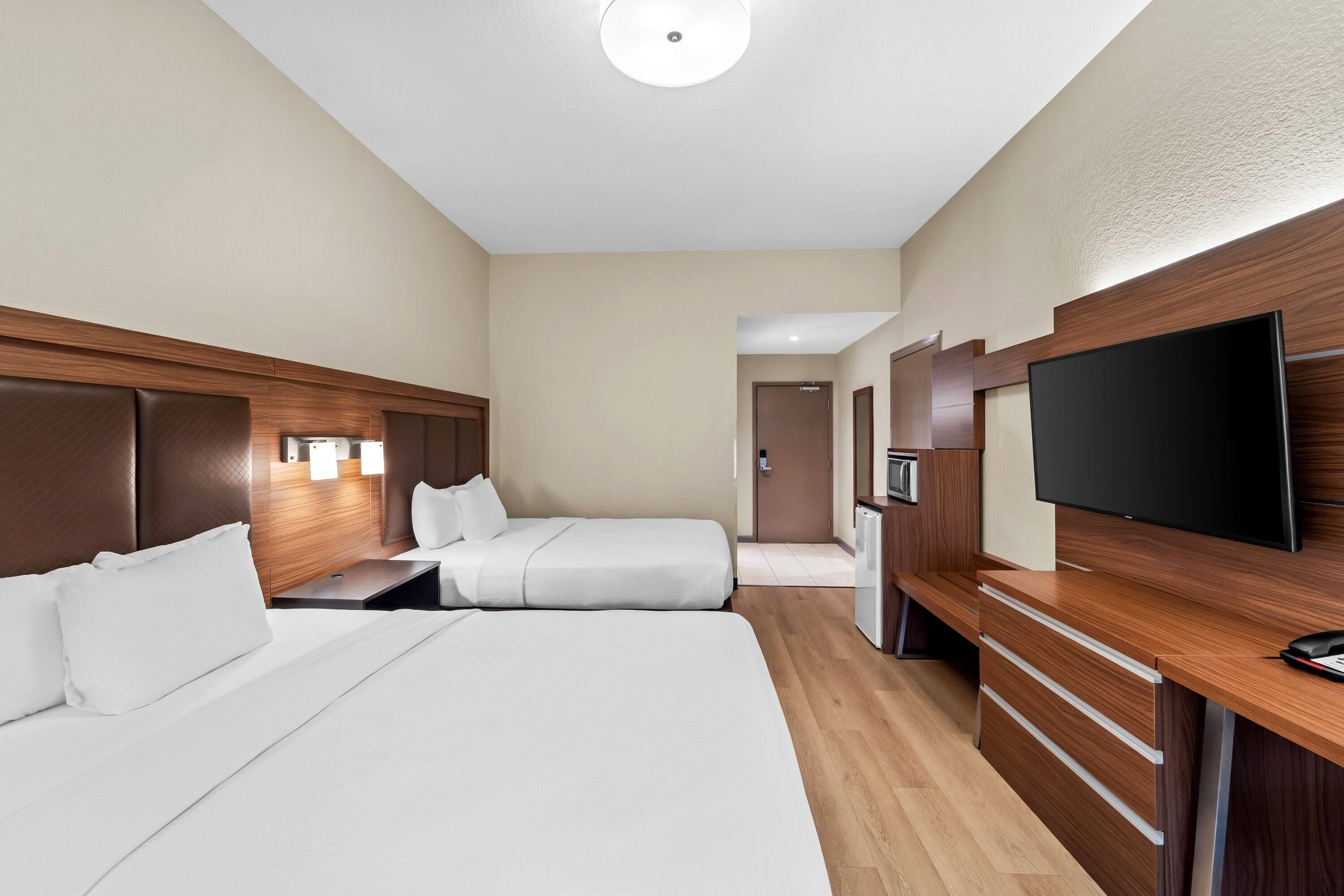 Quadruple Two Queen Beds Non Smoking