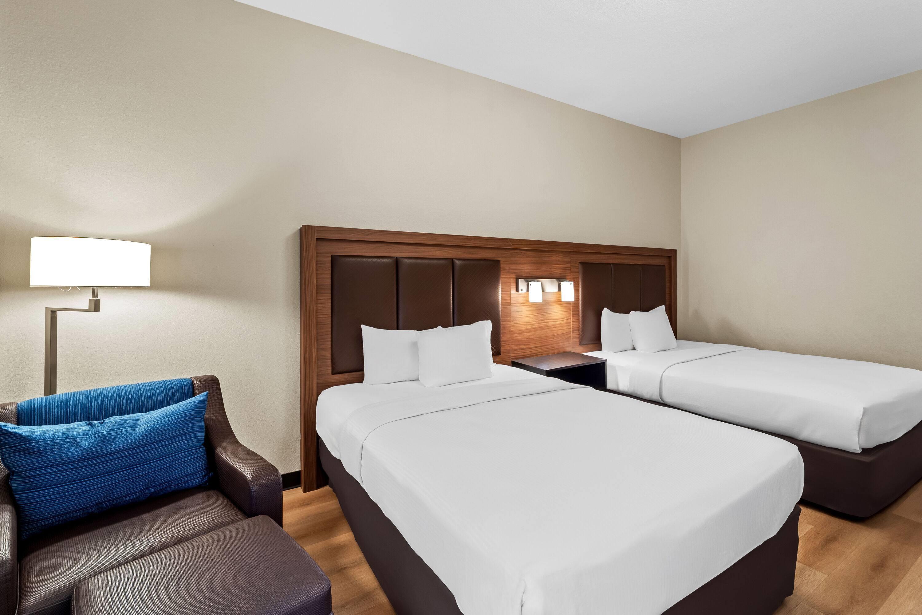 Quadruple Two Queen Beds Non Smoking