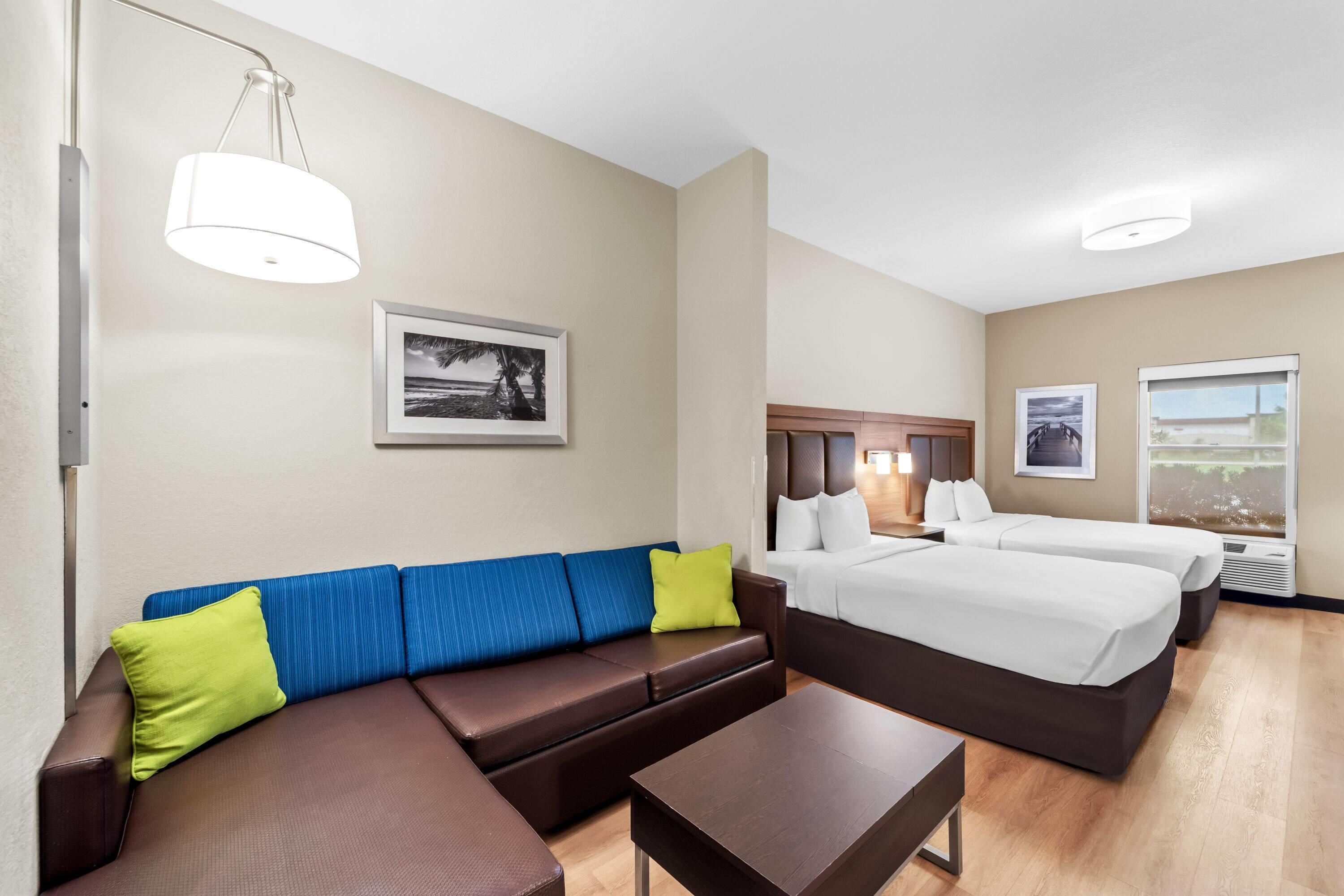 Quadruple Two Queen Beds Non Smoking