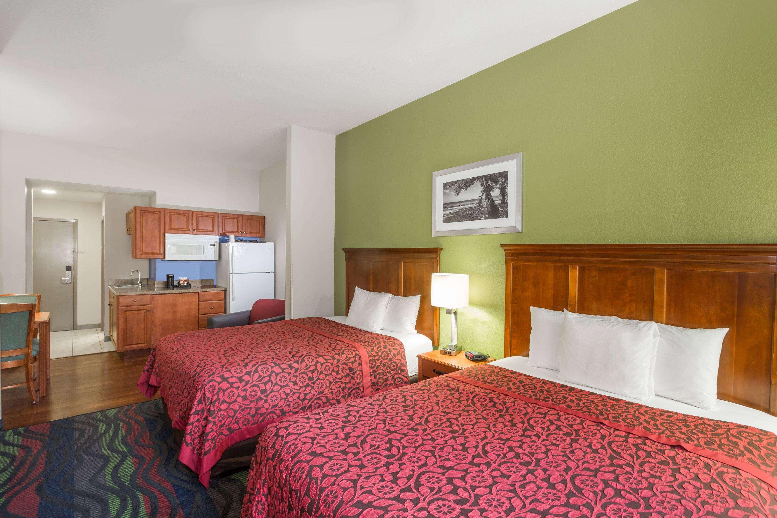 Suite Two Queen Beds Non Smoking