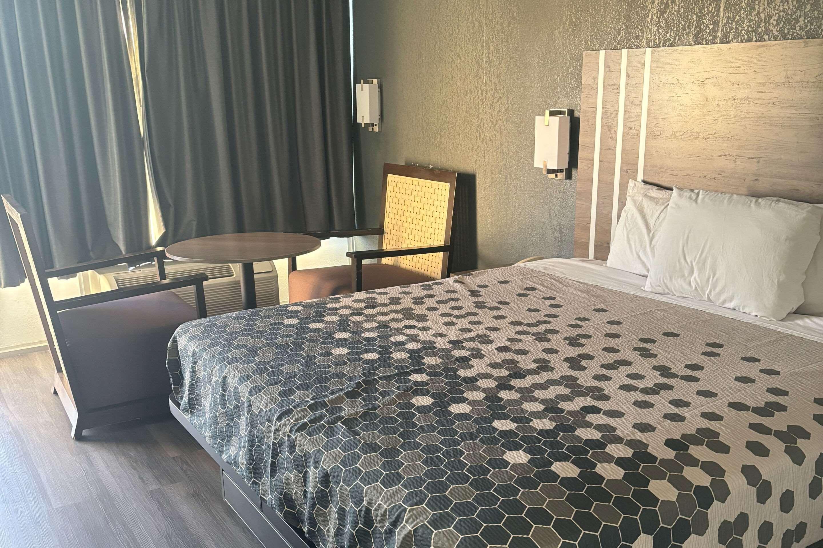 Double King Bed Non Smoking