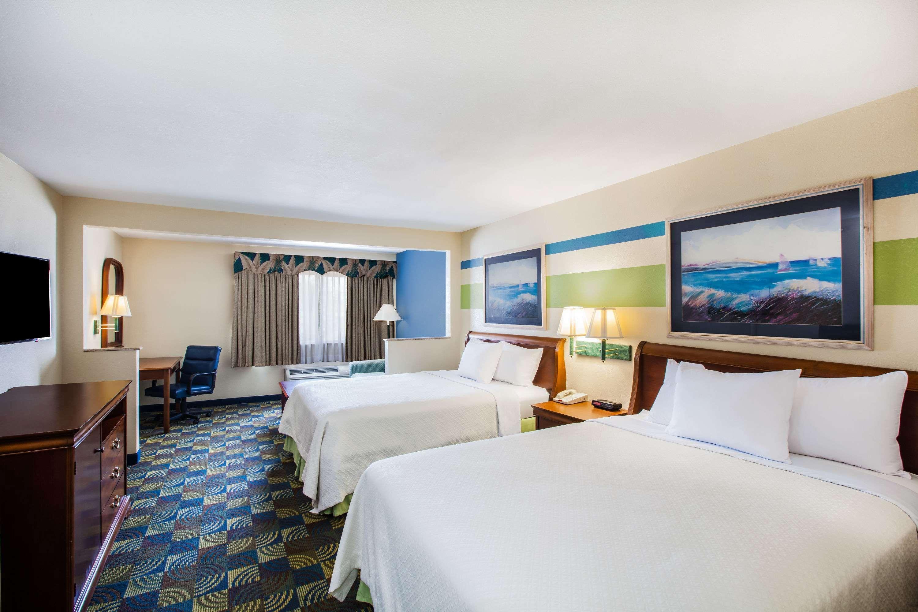 Quadruple Two Queen Beds