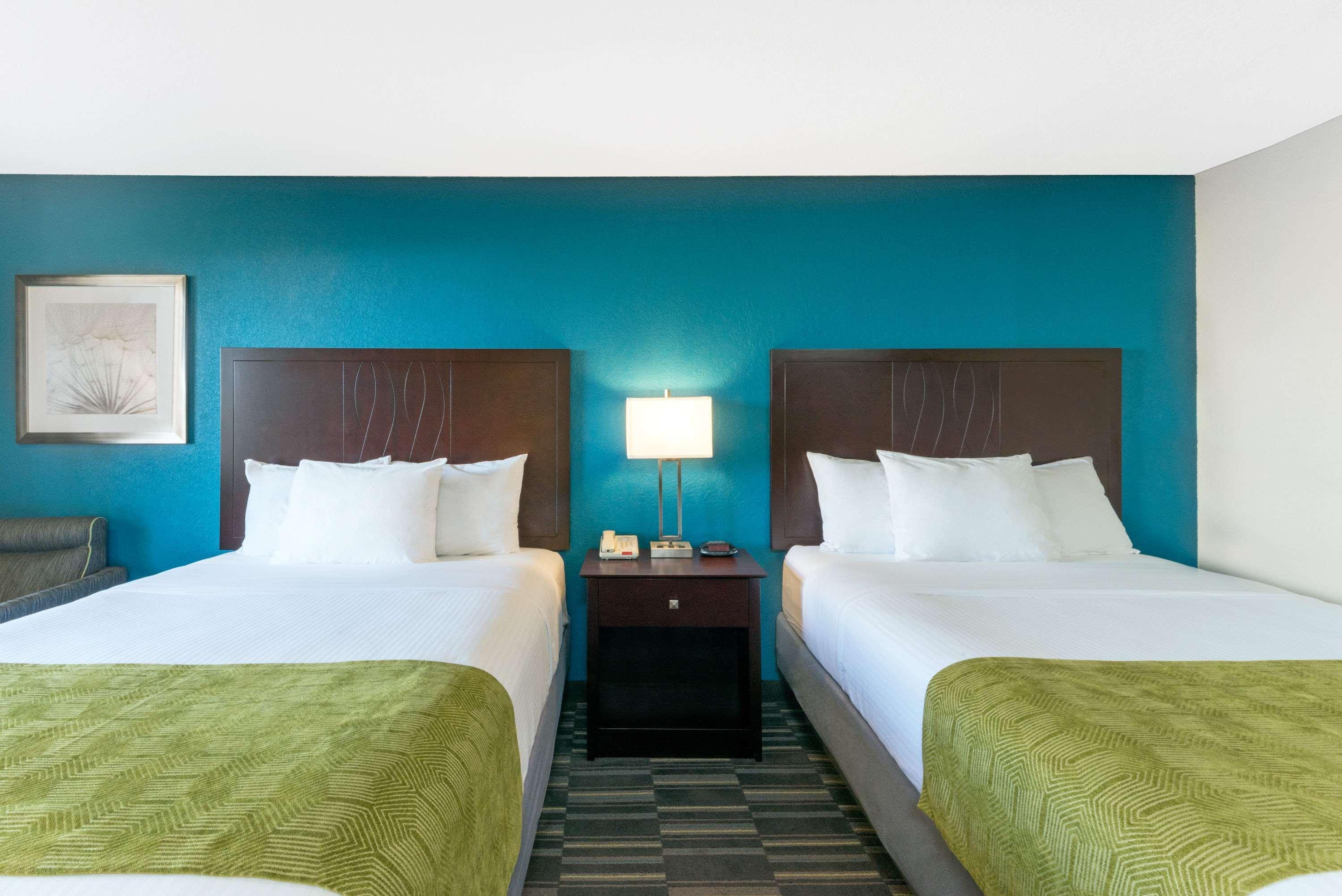 Suite Two Queen Beds Non Smoking