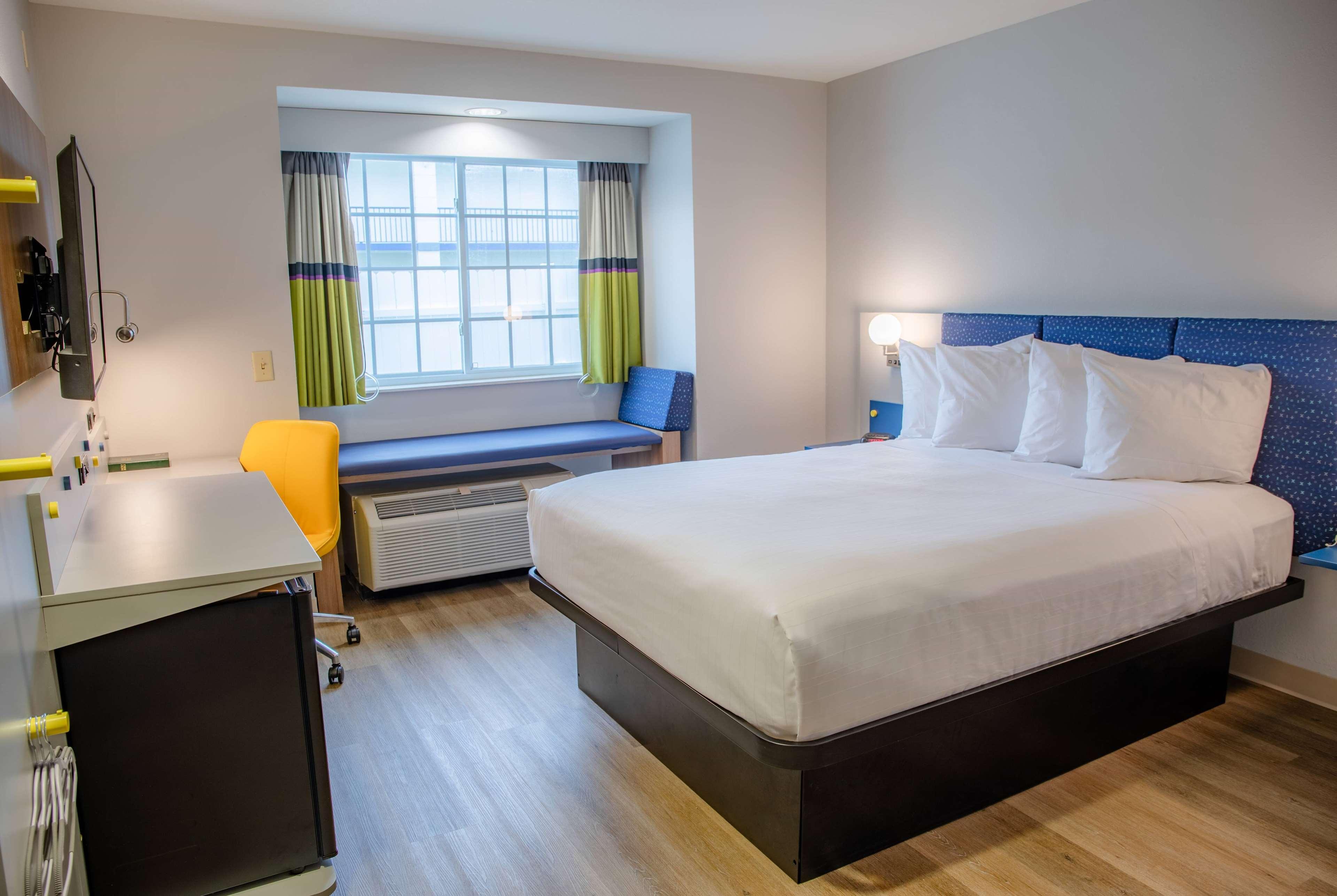 Double Queen Size Bed