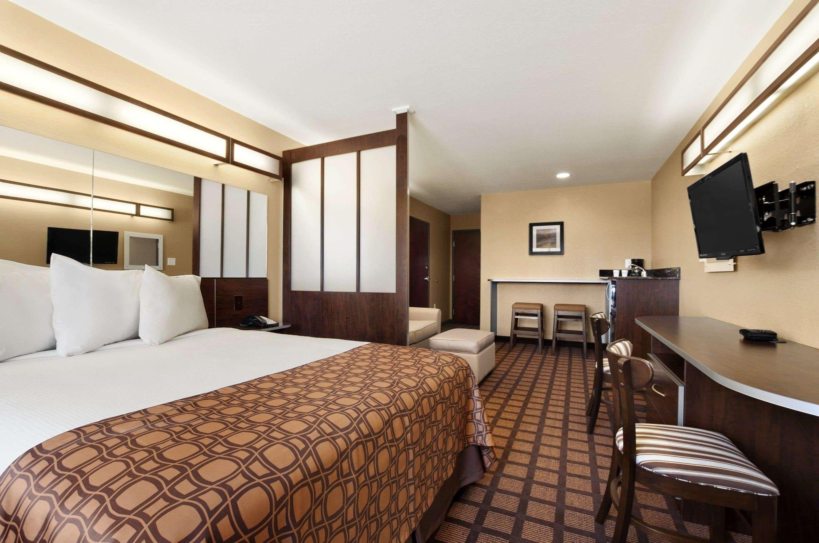 Suite Queen Size Bed