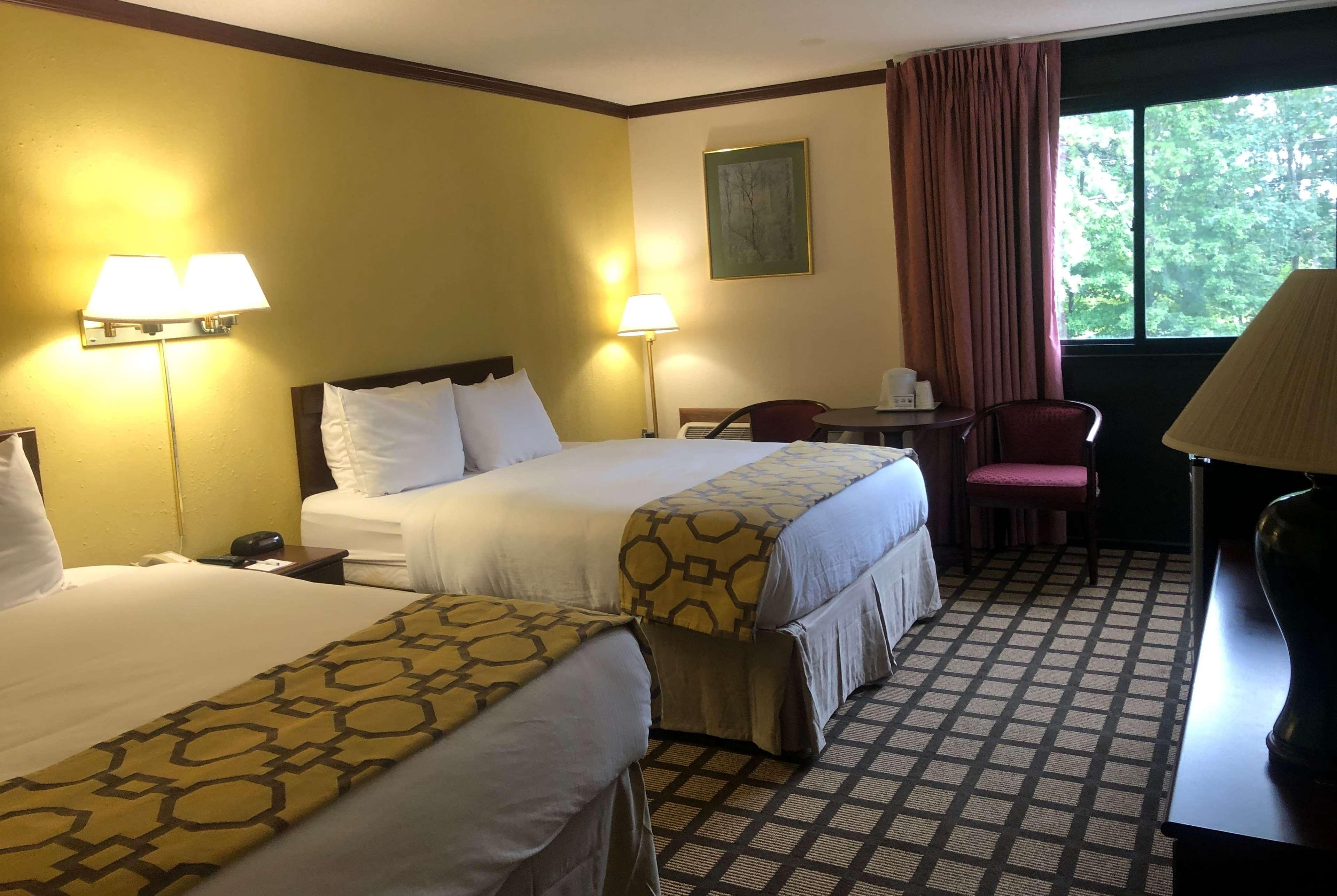 Studio Two Queen Beds Non Smoking