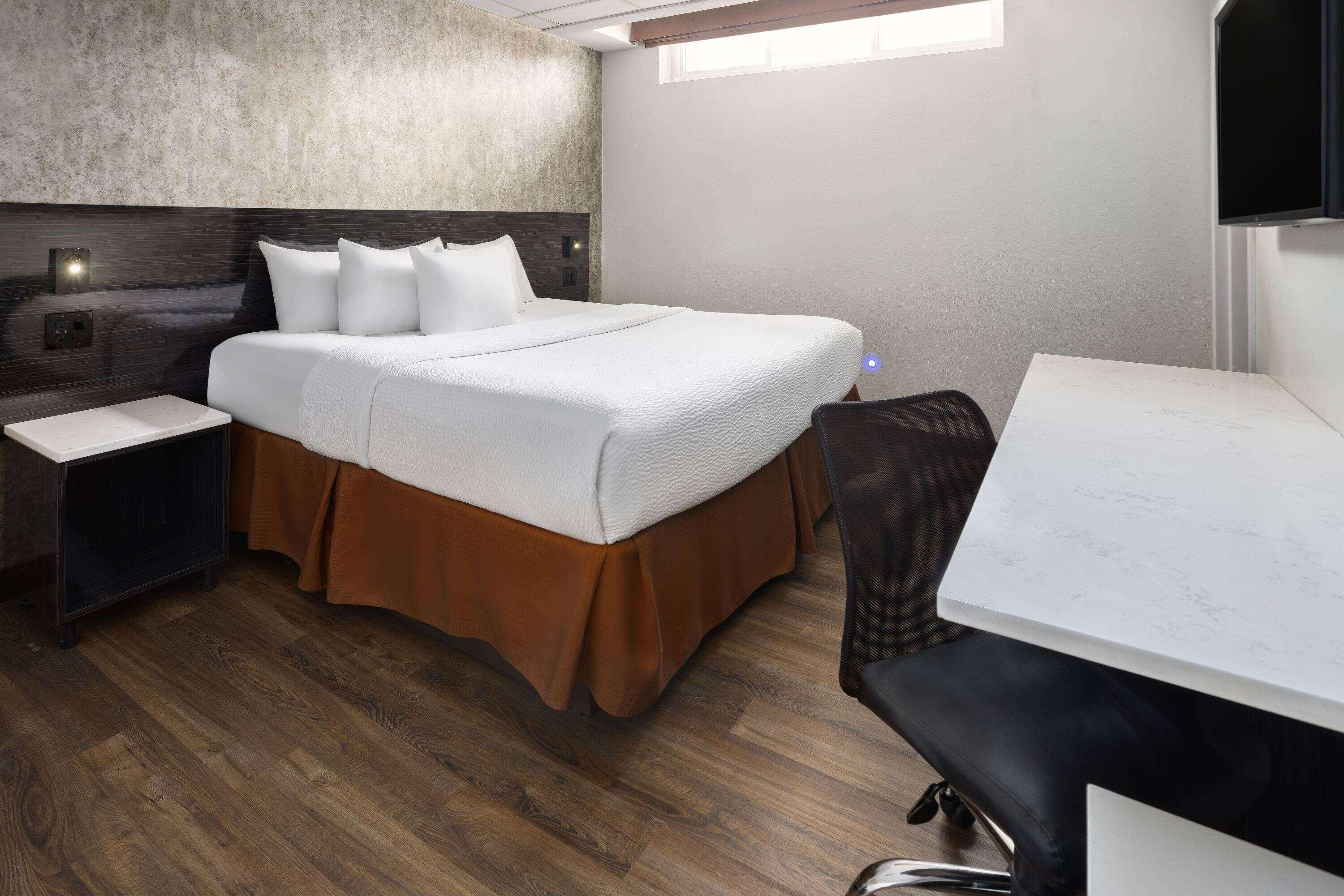 Double Business King Bed